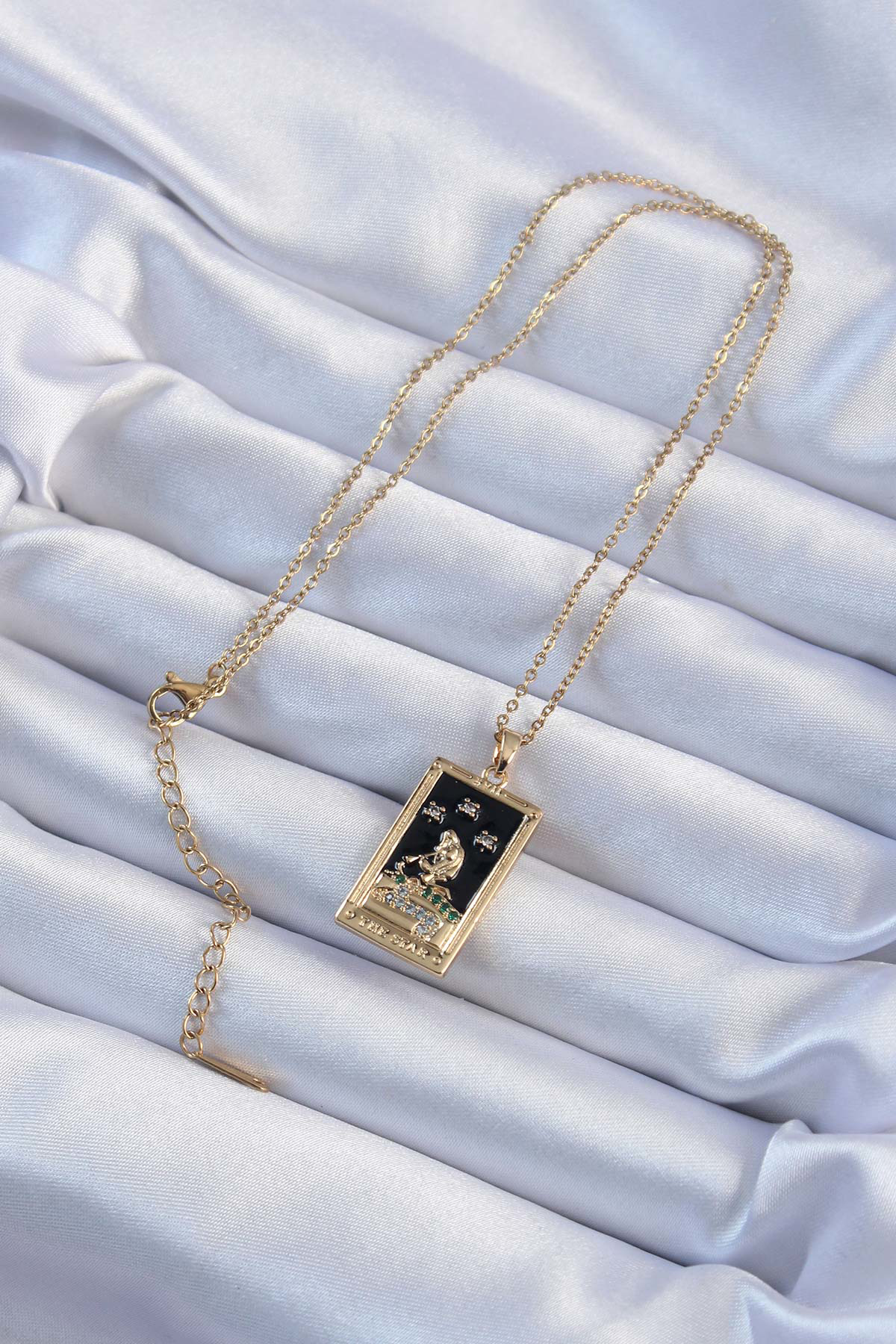 316L Çelik Zincir Altın Renk Zirkon Taşlı Siyah Mineli Kız Figürl