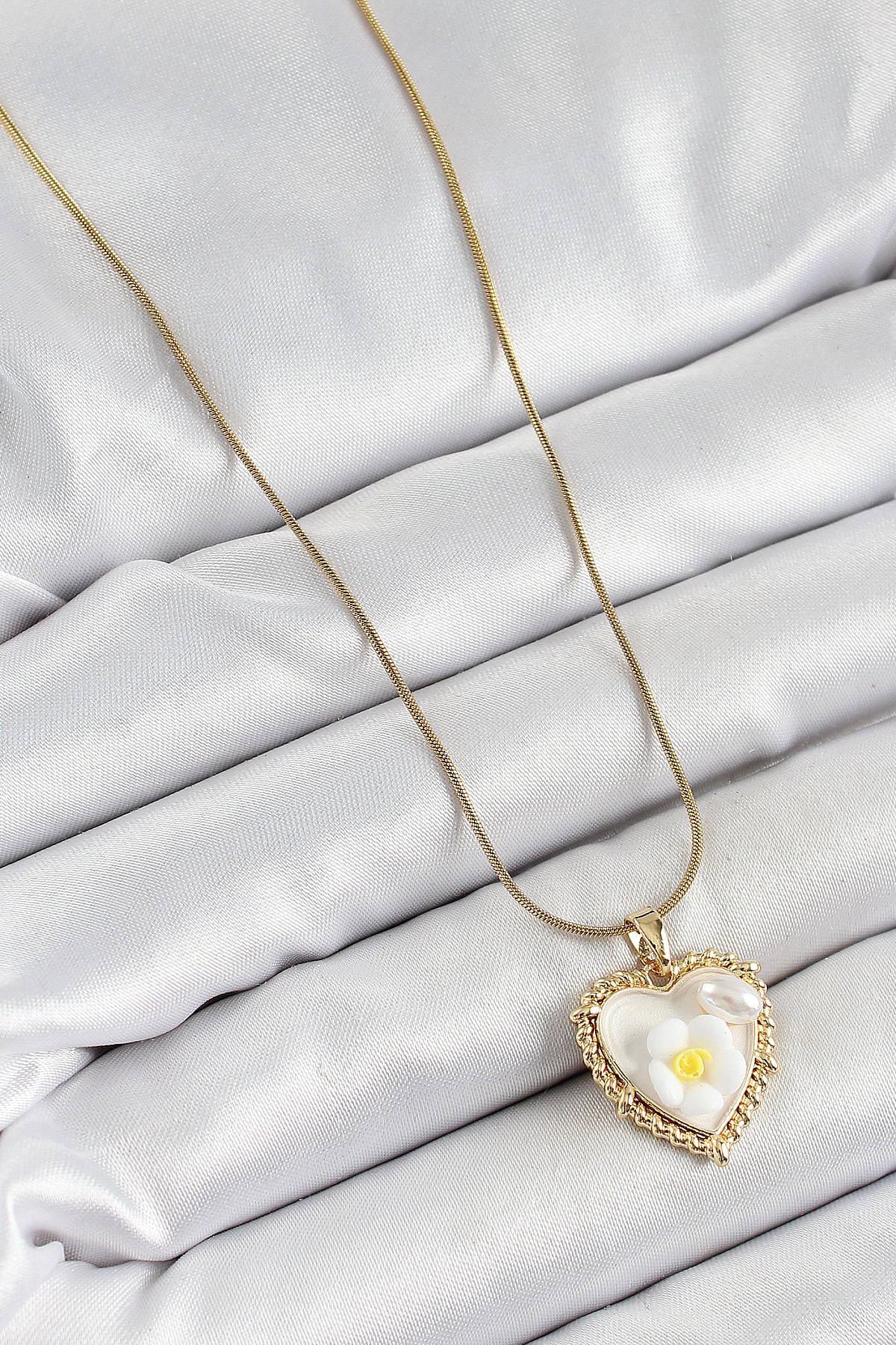 316L Çelik Zincir Beyaz Sanatsal Portre İnci Detaylı Papatya Figü