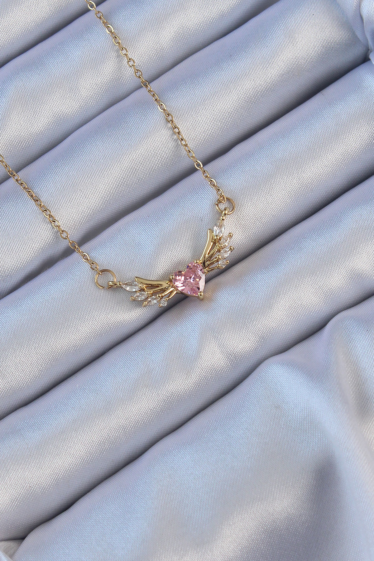 316L Çelik Zincir Altın Renk Kanatlı Pembe Zirkon Taşlı Kalp Koly