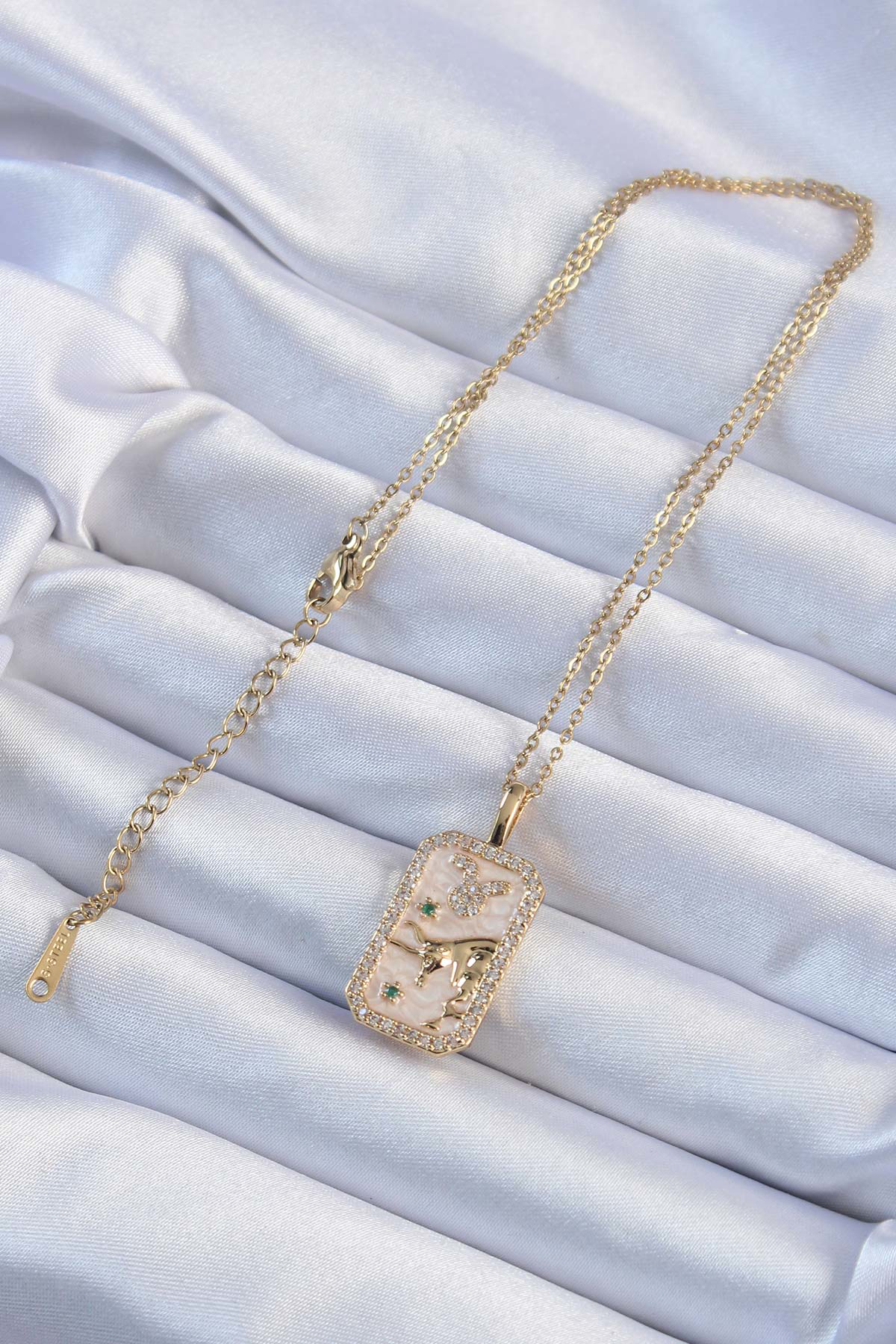 316L Çelik Zincir Altın Renk Zirkon Taşlı Boğa Figürlü Tarot Koly