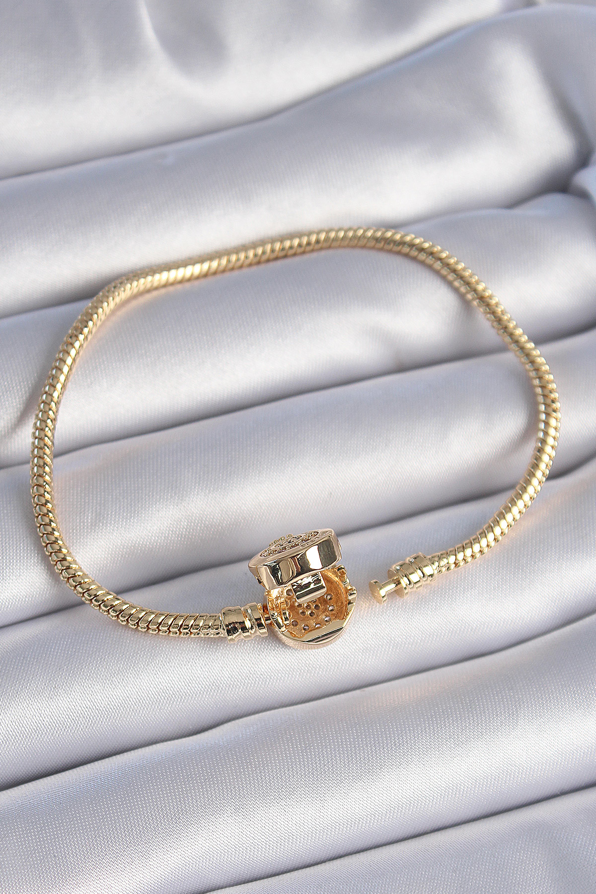 316L Çelik Zincir Gold Renk Zirkon Taşlı Charm Model Kadın Bilekl