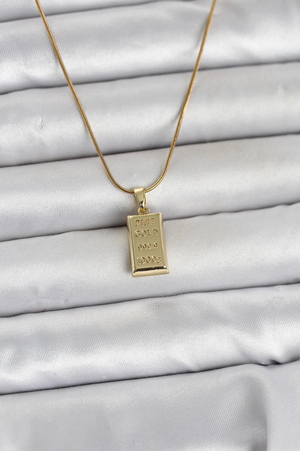 316L Çelik Zincir Gold Renk Külçe Altın Model Kadın Kolye