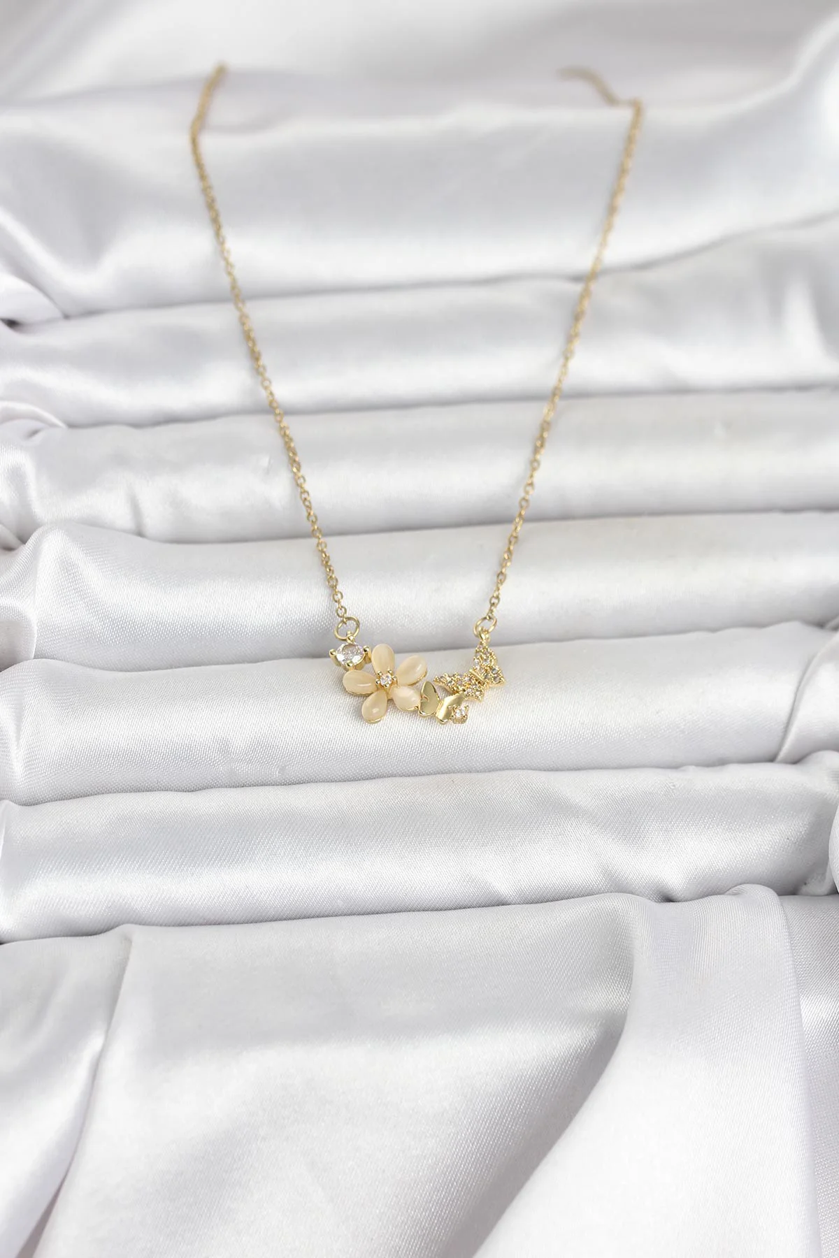 316L Çelik Zincir Gold Renk Çiçek ve Model Kadın Kolye - TJ-BKO11038