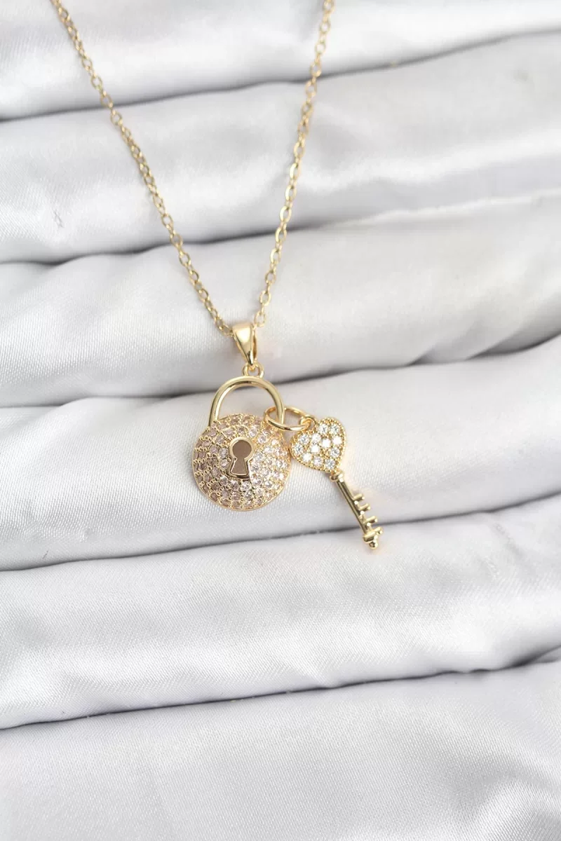 316L Çelik Zincir Gold Renk Kilit Anahtar Model Zirkon Taşlı Kadı