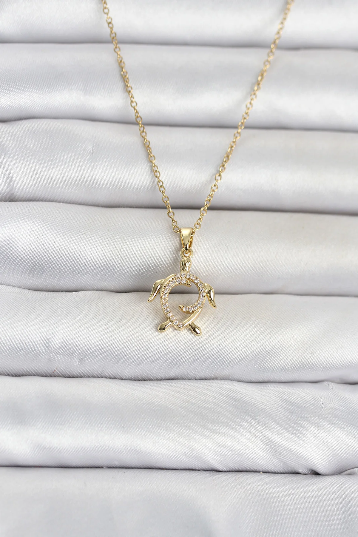 316L Çelik Zincir Gold Renk Caretta Caretta Model Kadın Kolye TJ-BKO11096