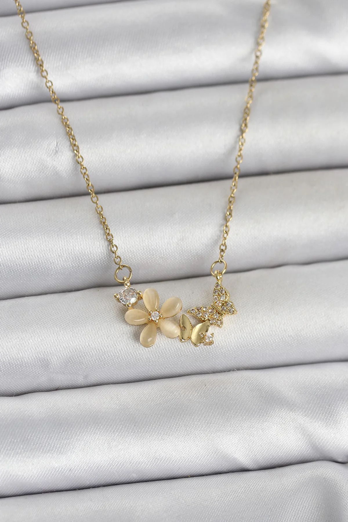 316L Çelik Zincir Gold Renk Çiçek ve Model Kadın Kolye - TJ-BKO11038