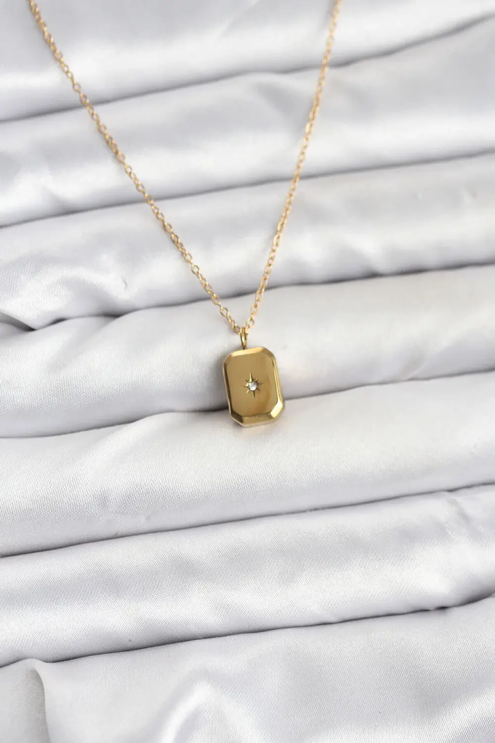 316L Çelik Zincir Gold Renk Minimal Kutup Yıldızı Model Kadın Kol