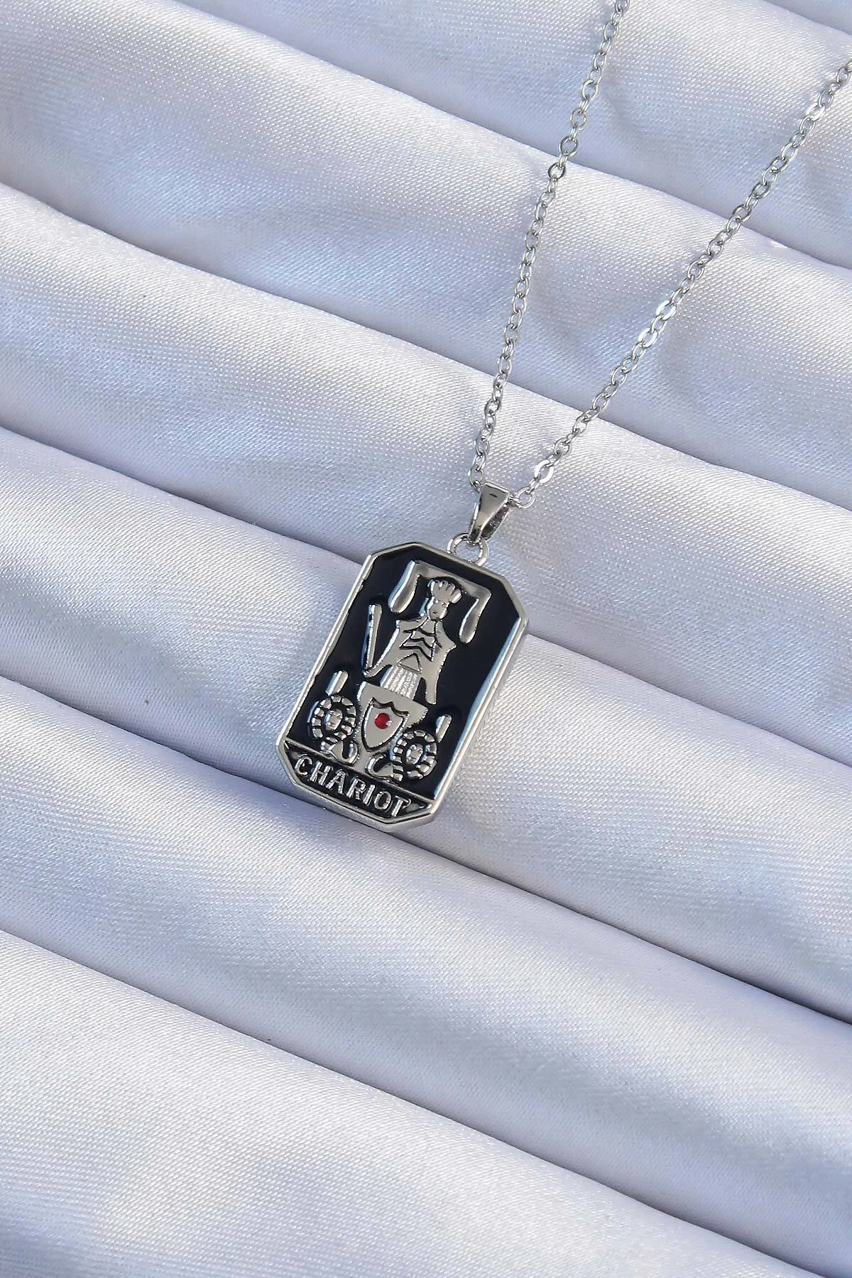 316L Çelik Zincir Gümüş Renk Siyah Mineli Tarot Kolye 316L Çelik Zincir Gümüş Renk Siyah Mineli Tarot Kolye