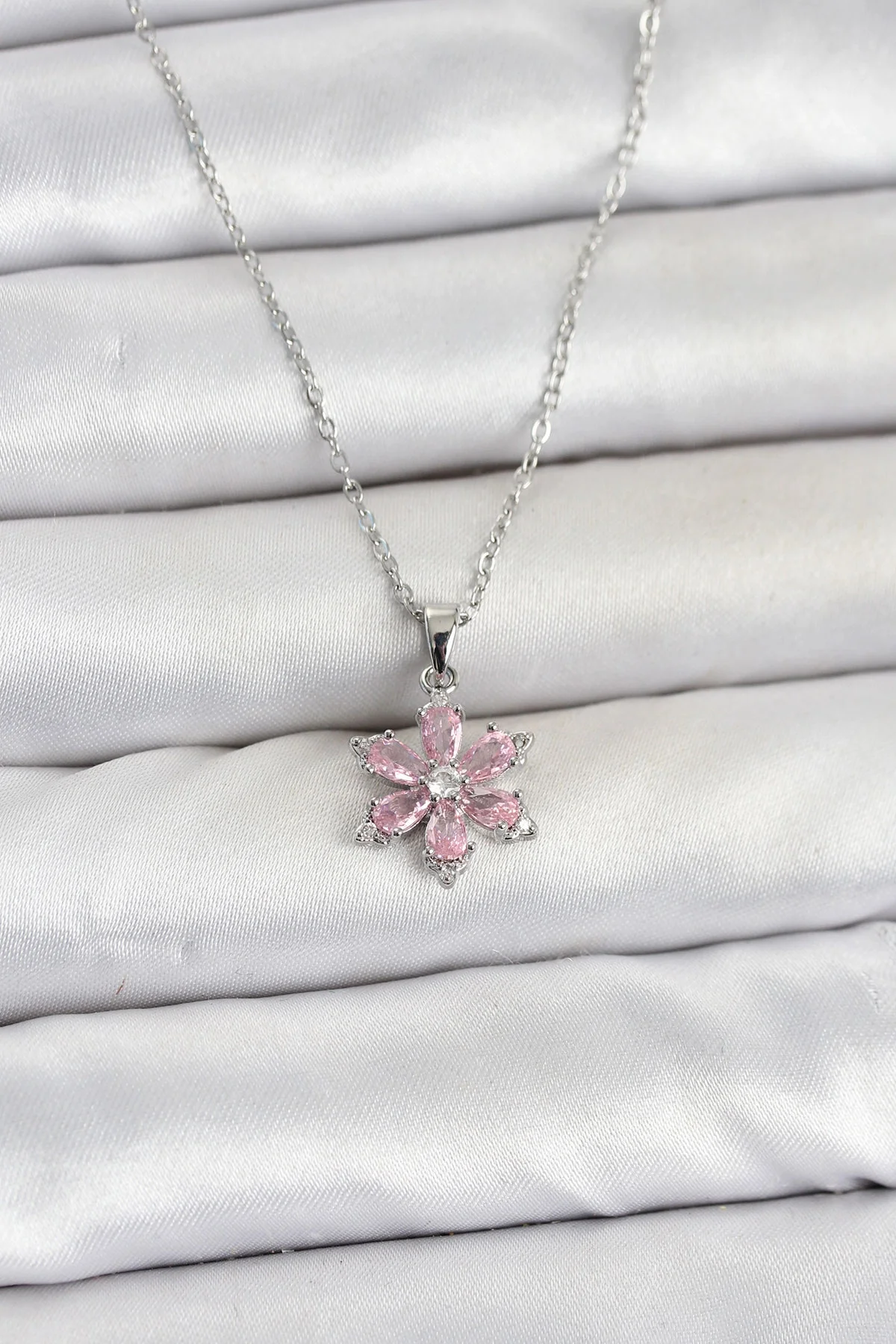 316L Çelik Zincir Gümüş Renk Pembe Zirkon Taşlı Lotus Model Kadın