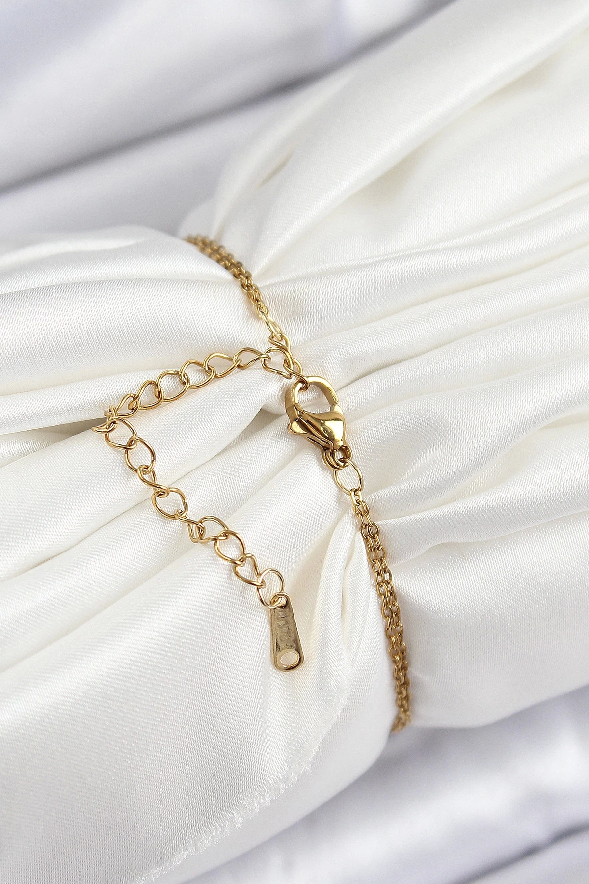 Clariss 316L Çelik Zincir Mor Mineli Sanatsal Portre İnci Detaylı Papatya