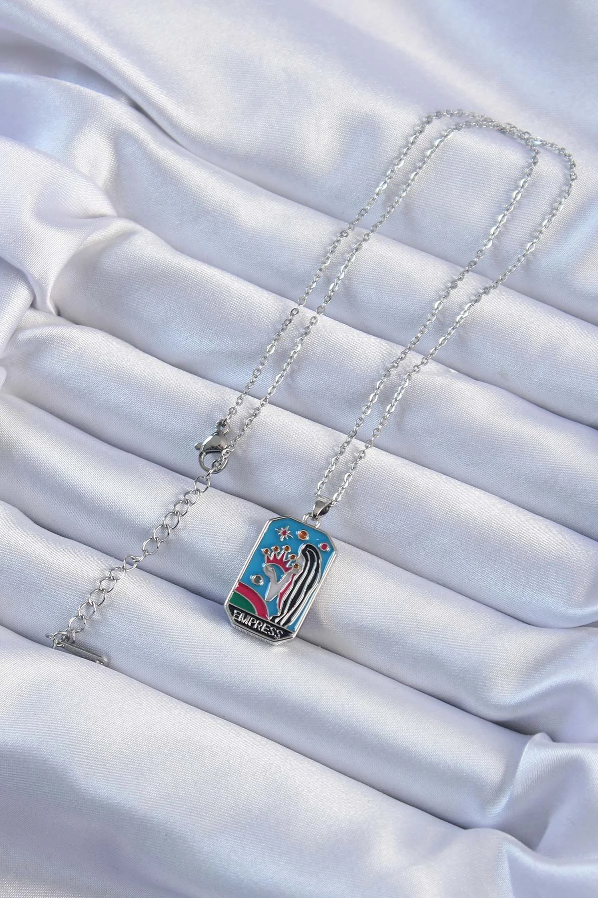 316L Çelik Zincir Taç ve Kız Figürlü Mineli Tarot Kolye - Gümüş