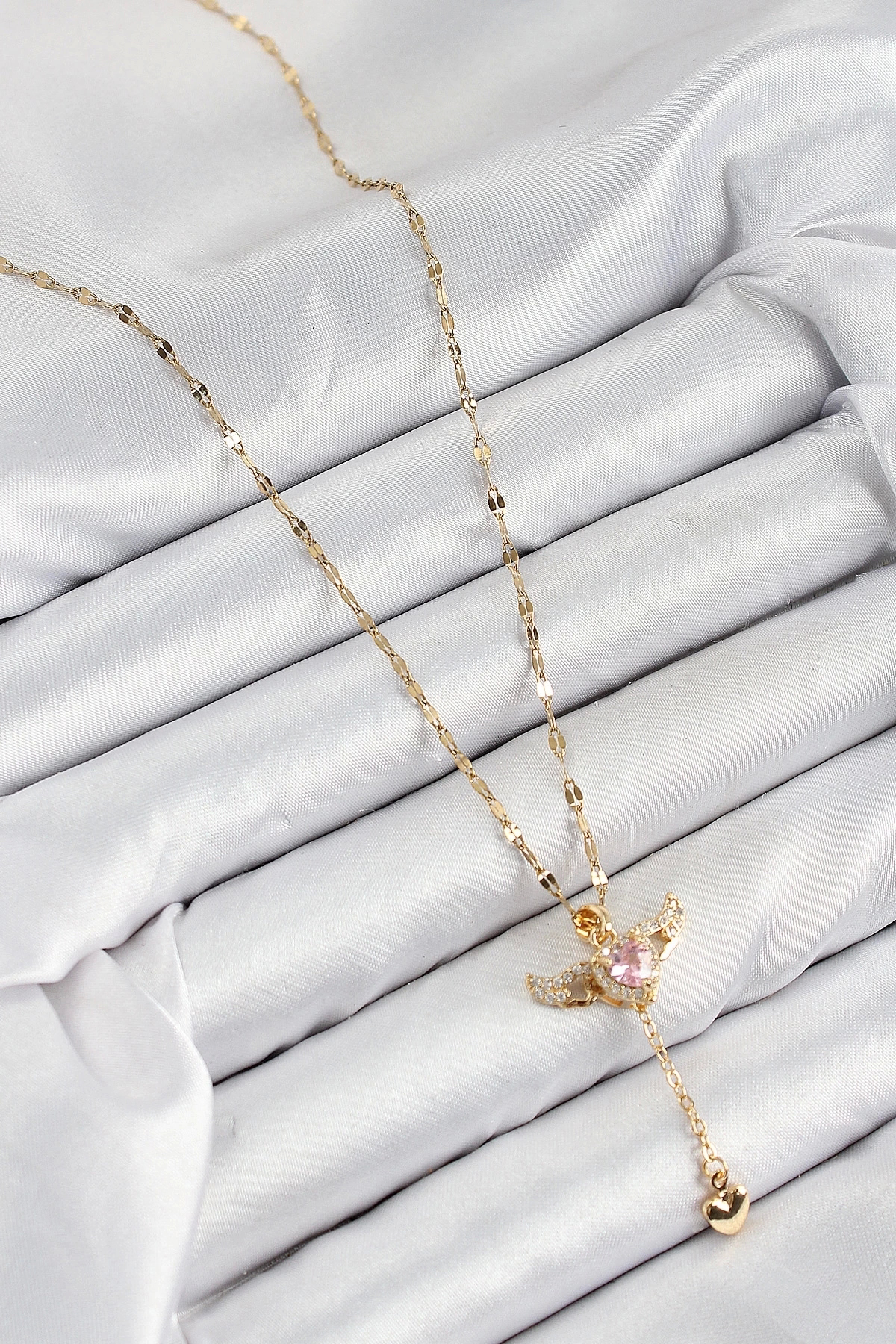 Butik 316L Çelik Zirkon Taşlı Melek Kanadı Detaylı Kalp Model Gold Renk