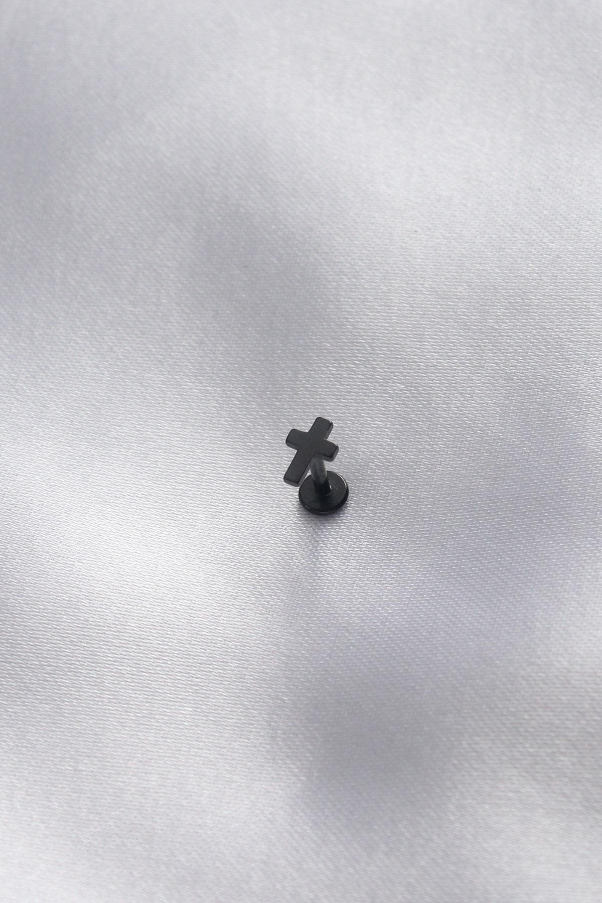 316L Cerrahi Çelik Siyah Renk Tragus Piercing - TJ-PR1151 316L Cerrahi Çelik Siyah Renk Tragus Piercing - TJ-PR1151