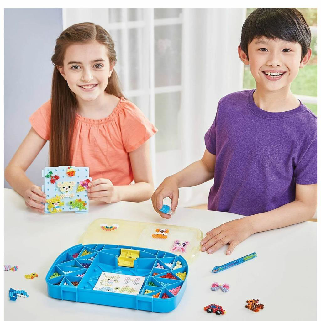 31912 AquaBeads Çantalı Başlangıç Seti 900 parça +4 yaş 31912 AquaBeads Çantalı Başlangıç Seti 900 parça +4 yaş