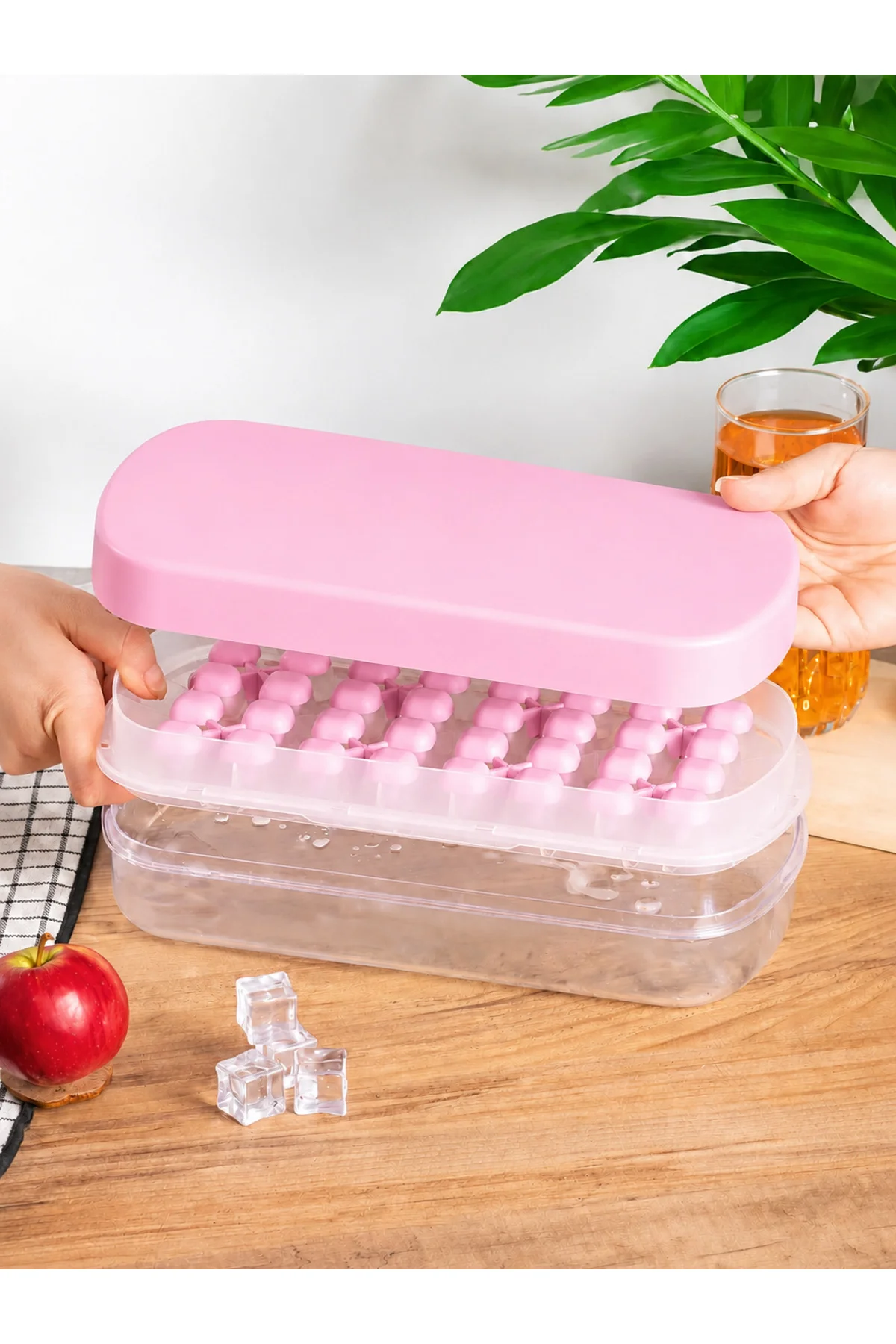 32 Bölmeli Hazneli Basmalı Buzluk – Silikon Kolay Buz Çıkarma Sistemi, Kapaklı Buz Saklama Haznesi, BPA Free Pratik Buz Yapıcı Pembe