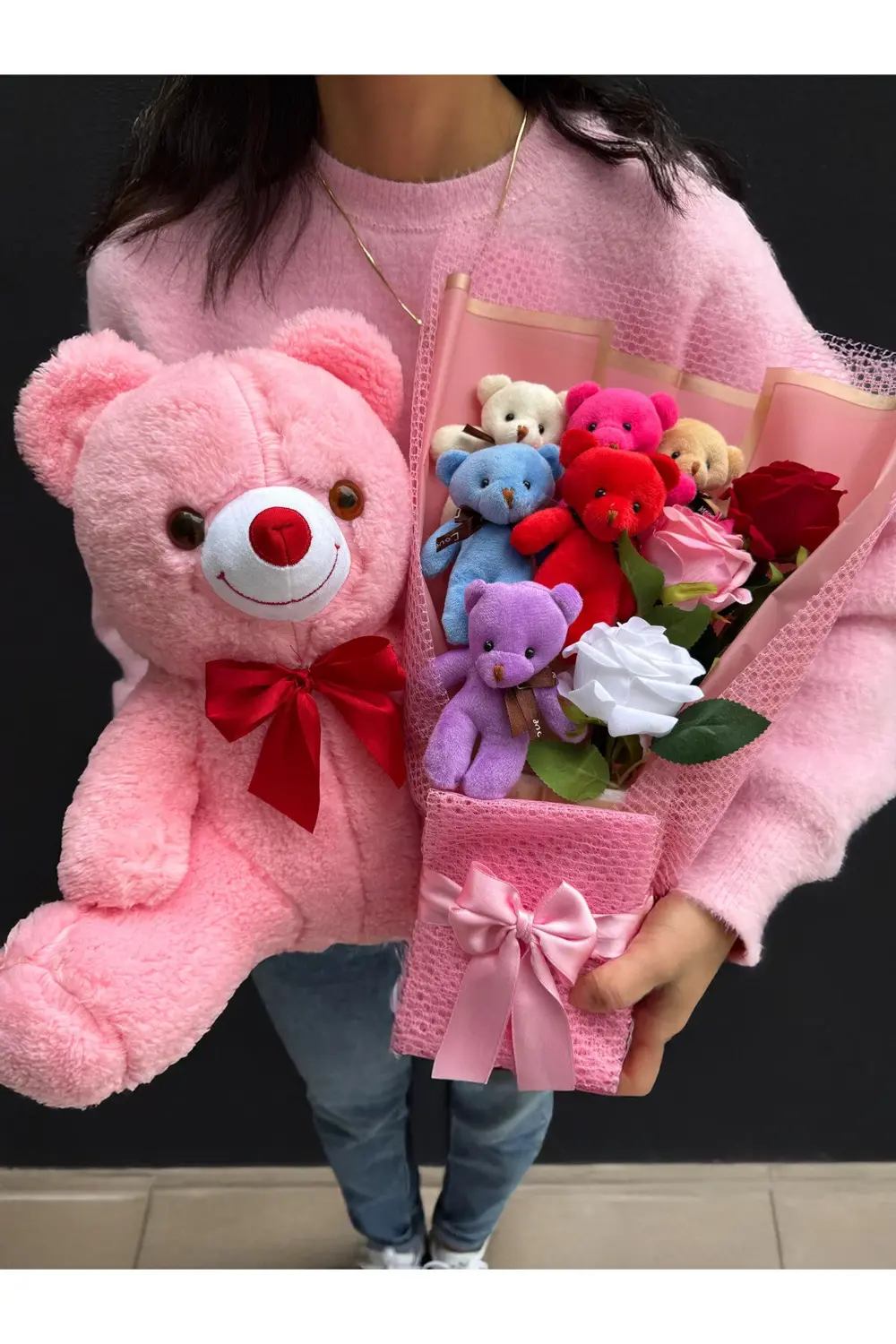 35cm Pembe Ayıcık ve Güllü Renkli Ayıcıklı Peluş Buket Anneye Hed