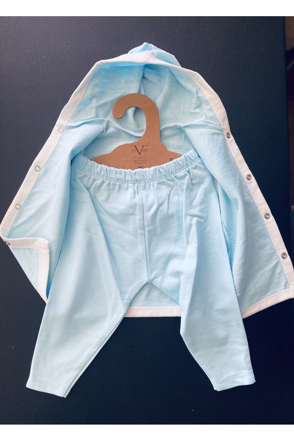 Otel Bukleti 3/6 Aylık Bebek Takımı Mavi