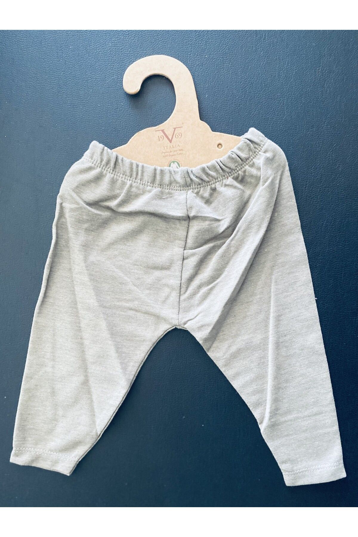 Otel Bukleti 3/6 Aylık Bebek Takımı Gri