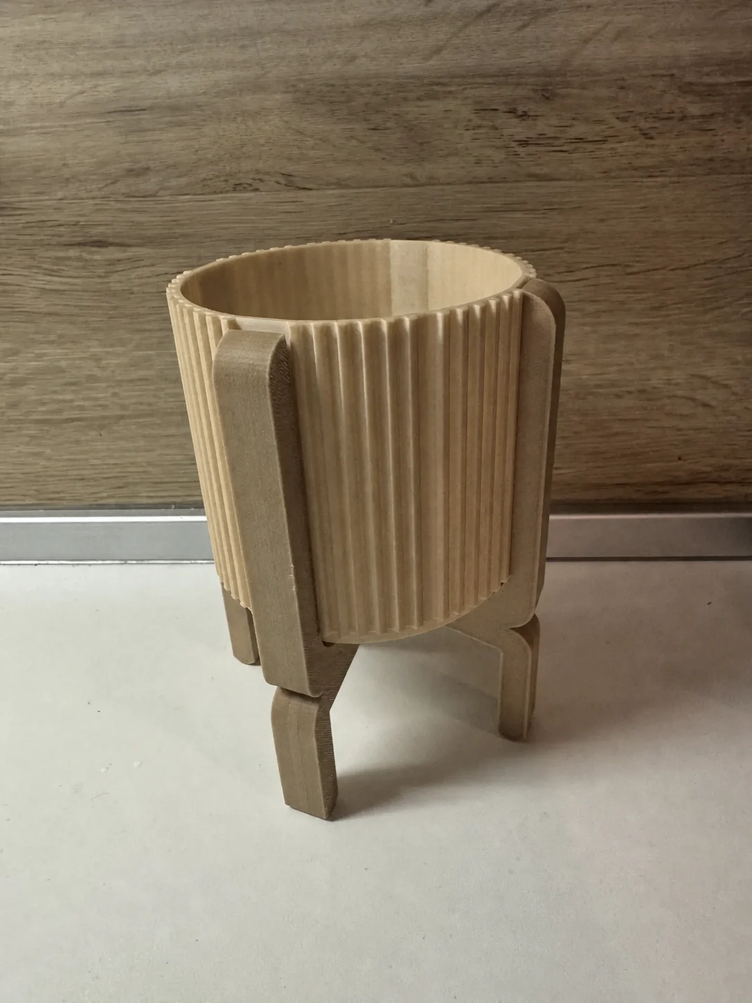 3D Baskı Ayaklı Çizgili Saksı - Bej Standlı Dekoratif Saksı - Bej 3D Baskı Ayaklı Çizgili Saksı - Bej Standlı Dekoratif Saksı - Bej
