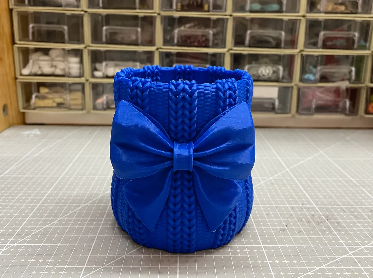 3D Baskı Fiyonklu Örgü Vazo - Dekoratif Çiçeklik-Mavi 3D Baskı Fiyonklu Örgü Vazo - Dekoratif Çiçeklik-Mavi
