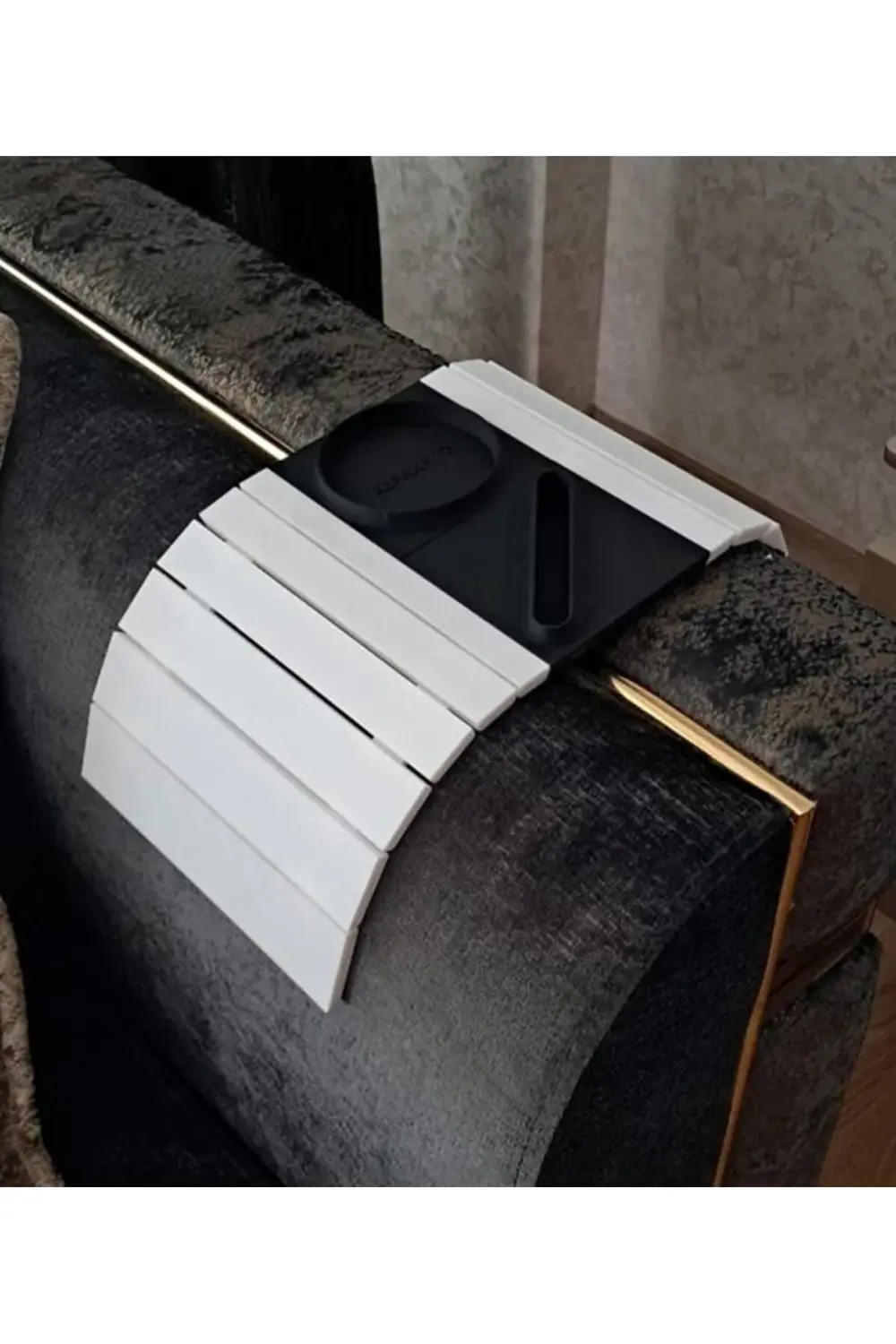 3D Baskı Koltuk Kenarı Bardaklıklı Pratik Sehpa – Esnek Katlanabi