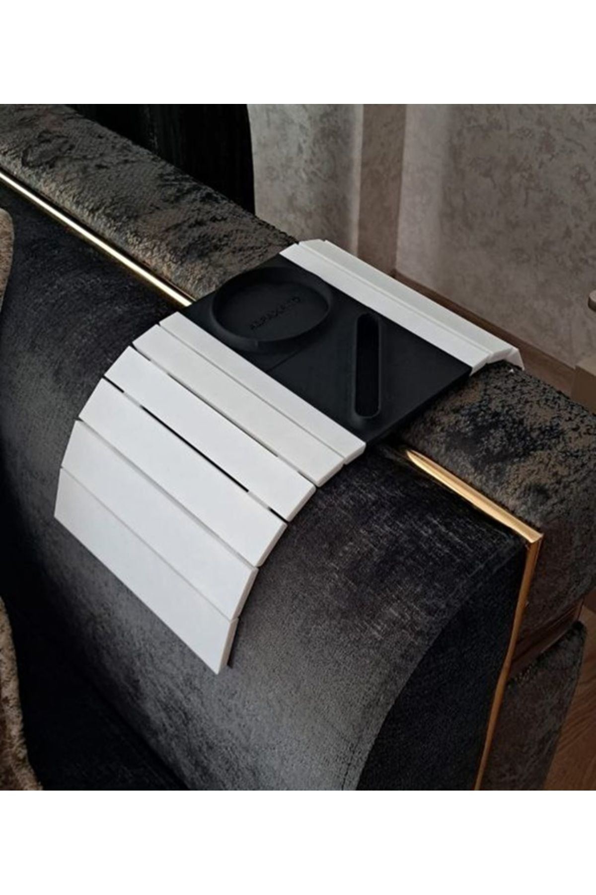 Alpaxa 3D Baskı Koltuk Kenarı Bardaklıklı Pratik Sehpa – Esnek Katlanabi Alpaxa 3D Baskı Koltuk Kenarı Bardaklıklı Pratik Sehpa – Esnek Katlanabi