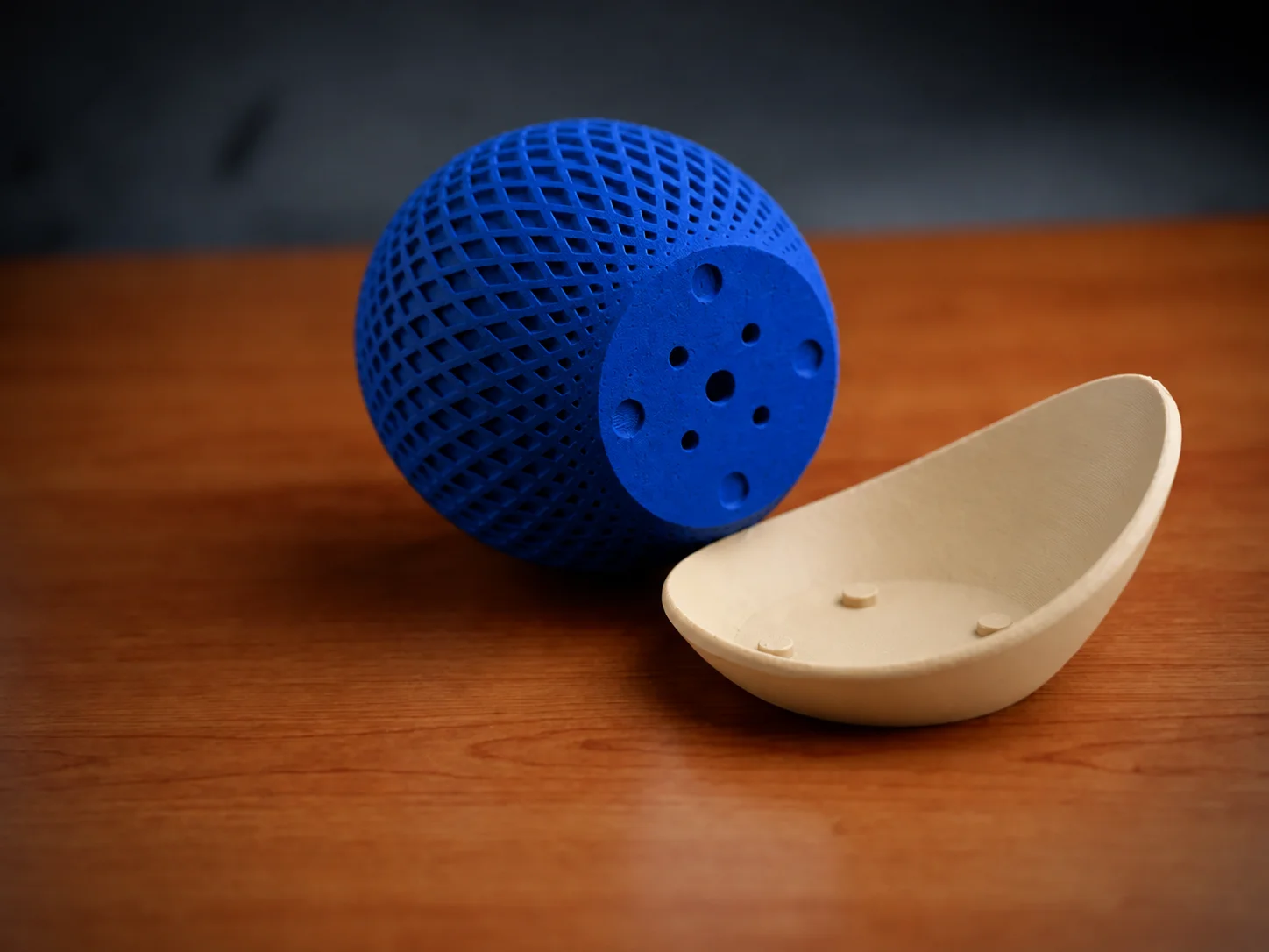 3D Baskı Küre Saksı - Kafes Dokulu İki Parçalı Dekoratif Saksı - Mavi-Bej 3D Baskı Küre Saksı - Kafes Dokulu İki Parçalı Dekoratif Saksı - Mavi-Bej