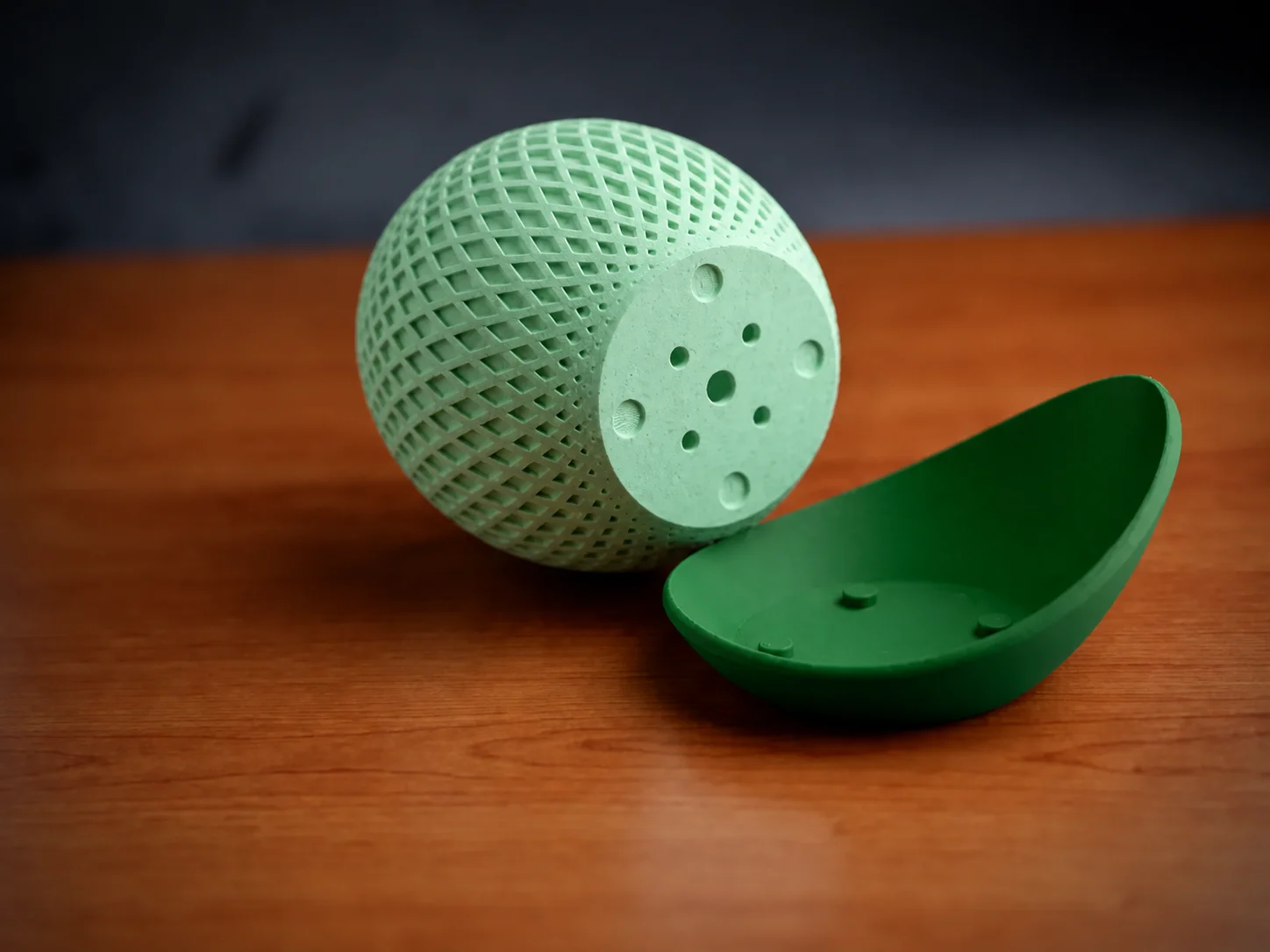 3D Baskı Küre Saksı - Kafes Dokulu İki Parçalı Dekoratif Saksı - Mint-Yeşil 3D Baskı Küre Saksı - Kafes Dokulu İki Parçalı Dekoratif Saksı - Mint-Yeşil