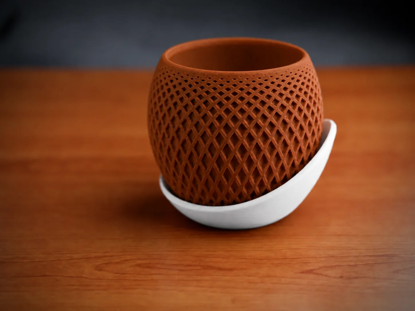 3D Baskı Küre Saksı - Kafes Dokulu İki Parçalı Dekoratif Saksı - Kahverengi-Beyaz 3D Baskı Küre Saksı - Kafes Dokulu İki Parçalı Dekoratif Saksı - Kahverengi-Beyaz