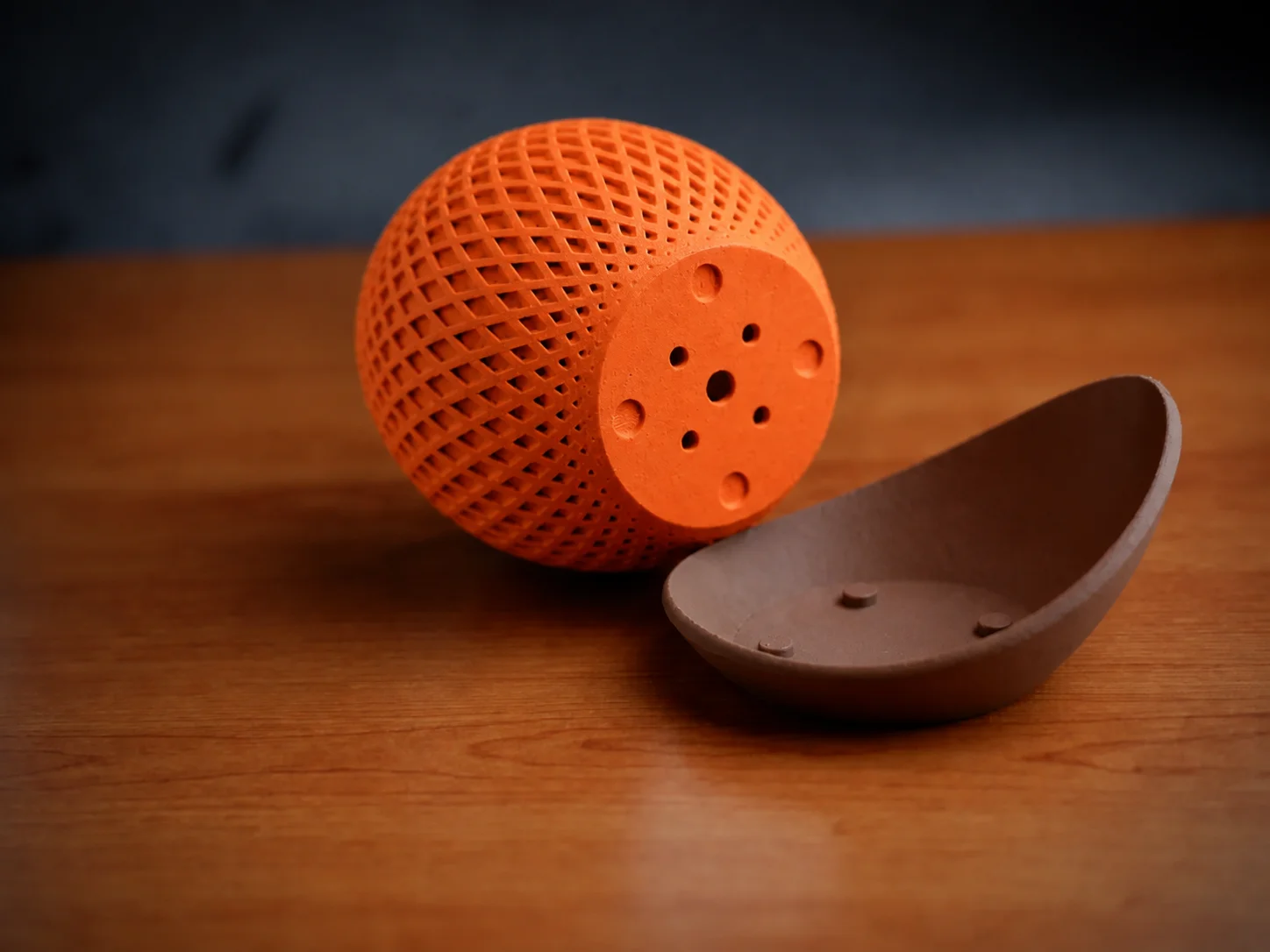 3D Baskı Küre Saksı - Kafes Dokulu İki Parçalı Dekoratif Saksı - Turuncu-Kahverengi