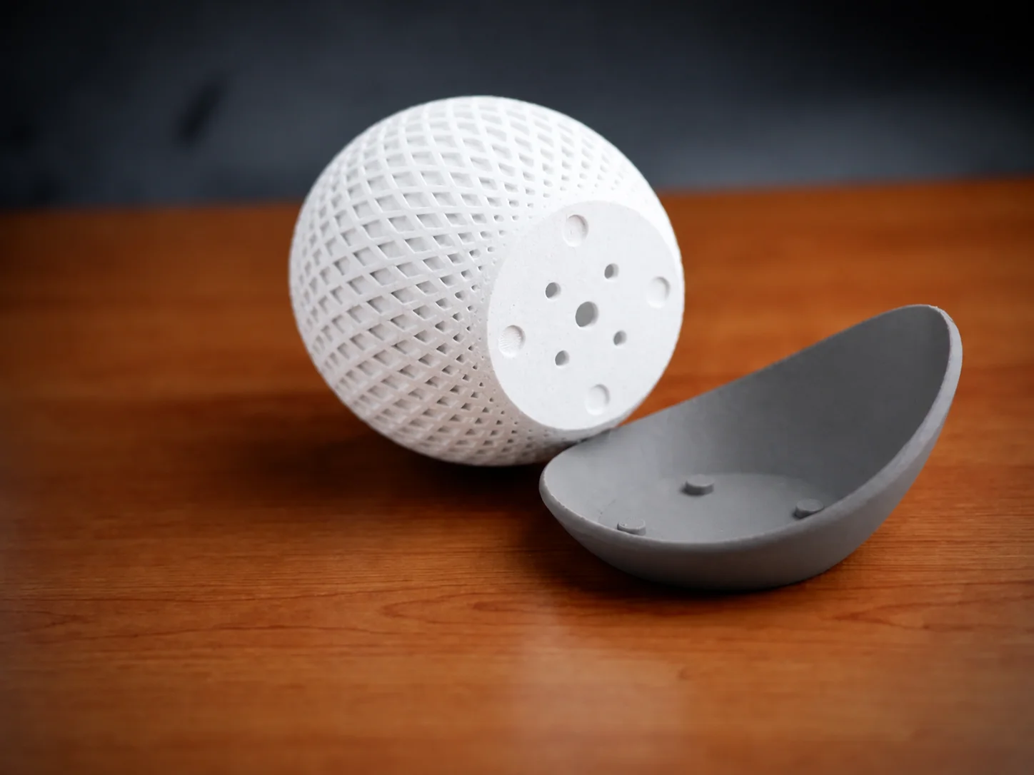 3D Baskı Küre Saksı - Kafes Dokulu İki Parçalı Dekoratif Saksı - Beyaz-Gri 3D Baskı Küre Saksı - Kafes Dokulu İki Parçalı Dekoratif Saksı - Beyaz-Gri