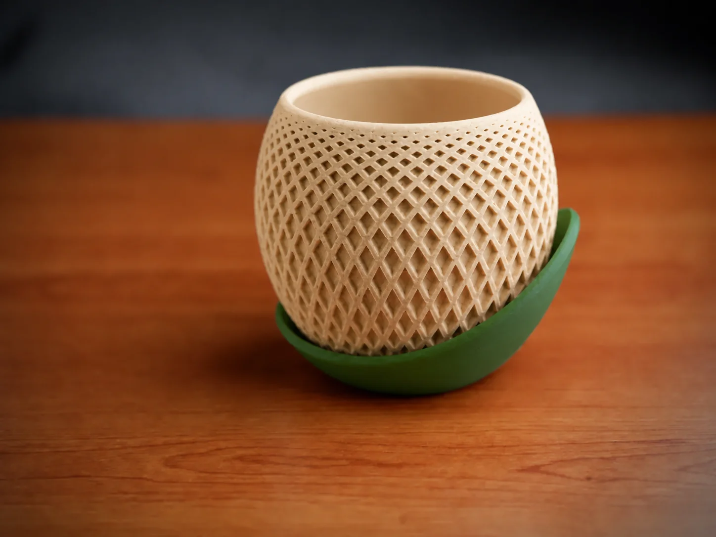3D Baskı Küre Saksı - Kafes Dokulu İki Parçalı Dekoratif Saksı - Bej-Yeşil 3D Baskı Küre Saksı - Kafes Dokulu İki Parçalı Dekoratif Saksı - Bej-Yeşil
