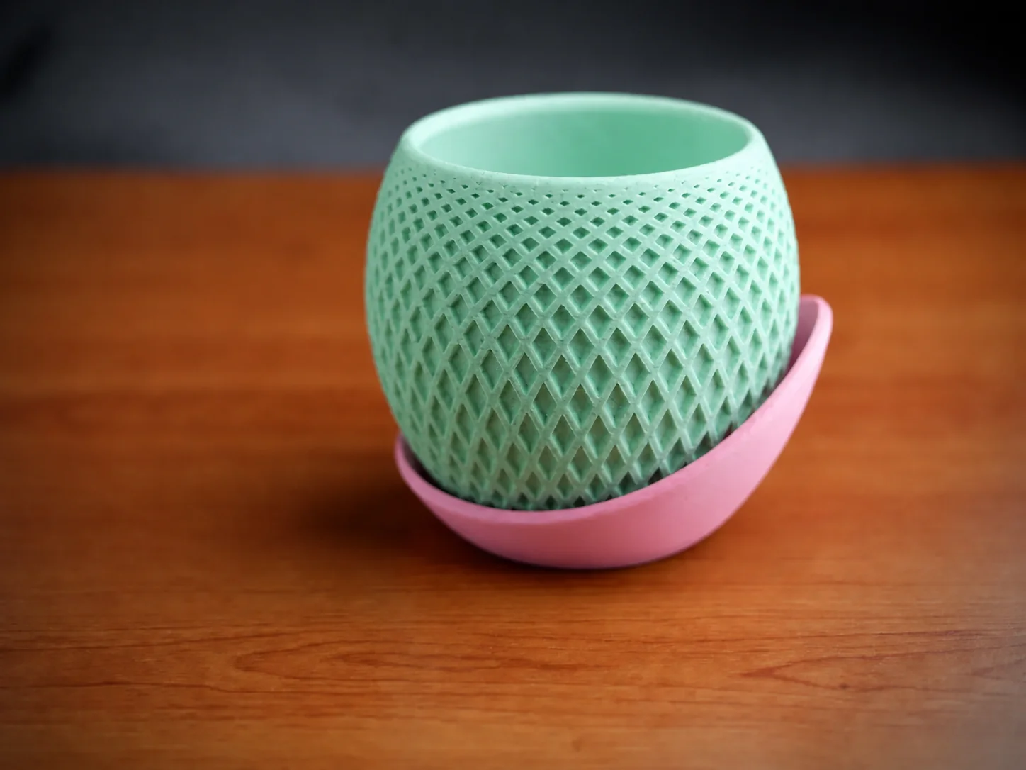 3D Baskı Küre Saksı - Kafes Dokulu İki Parçalı Dekoratif Saksı - Mint-Pembe