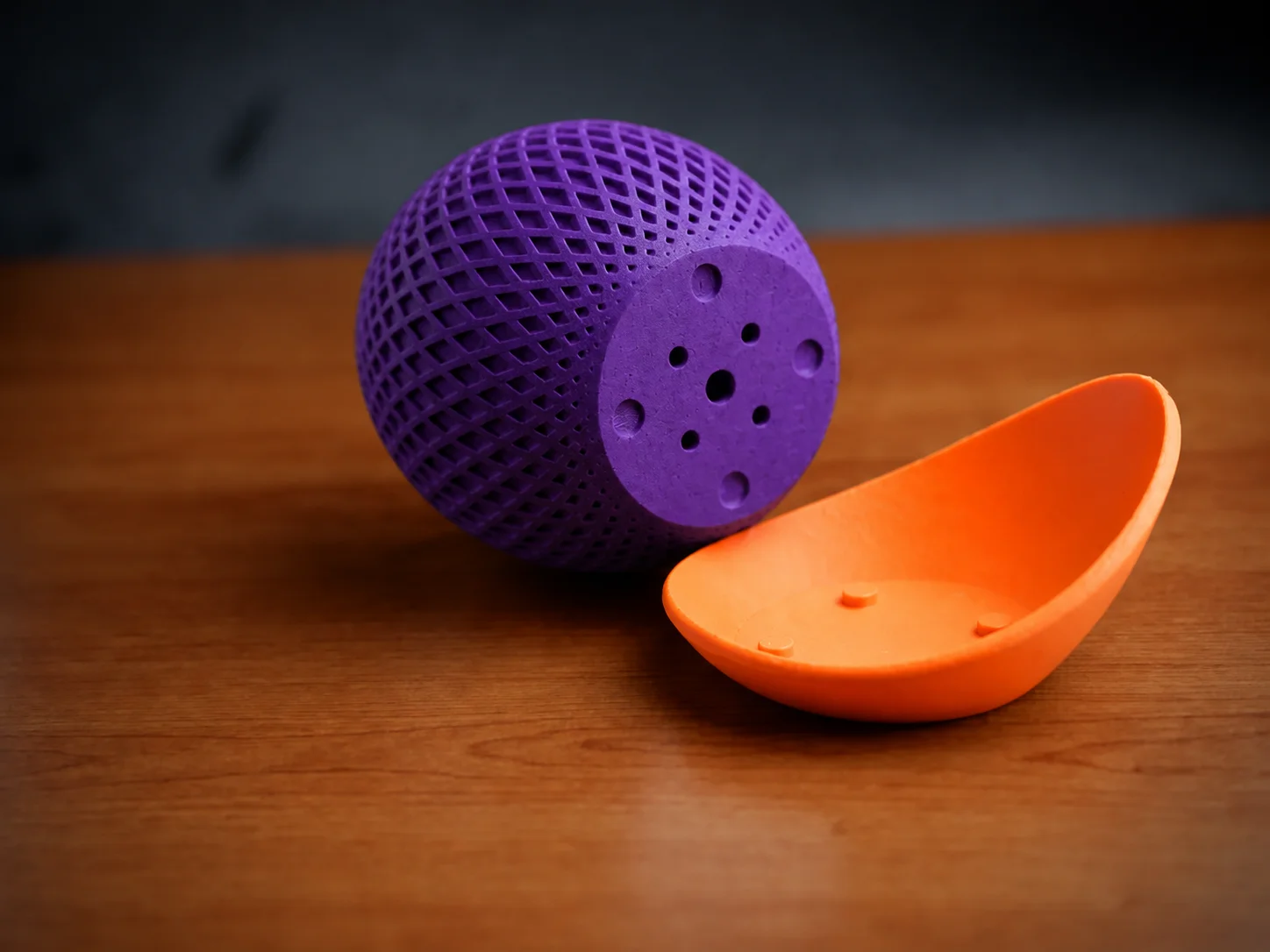 3D Baskı Küre Saksı - Kafes Dokulu İki Parçalı Dekoratif Saksı - Mor-Turuncu 3D Baskı Küre Saksı - Kafes Dokulu İki Parçalı Dekoratif Saksı - Mor-Turuncu