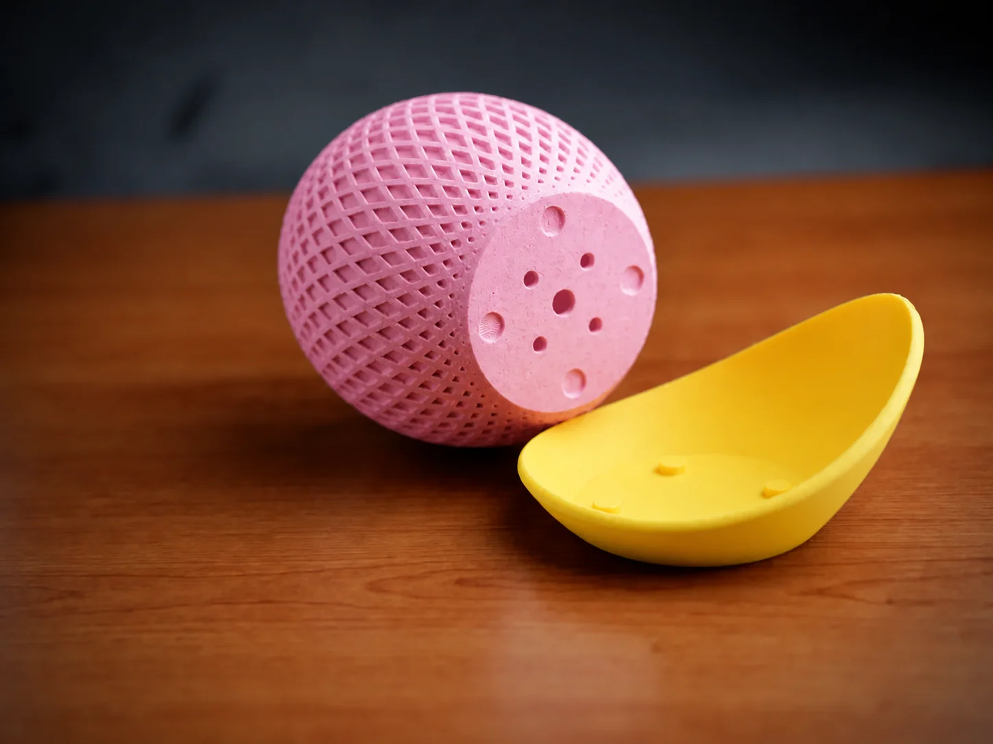 3D Baskı Küre Saksı - Kafes Dokulu İki Parçalı Dekoratif Saksı - Pembe-Sarı