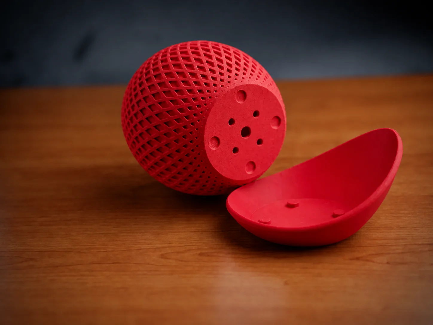 3D Baskı Küre Saksı - Kafes Dokulu İki Parçalı Dekoratif Saksı - Kırmızı-Kırmızı 3D Baskı Küre Saksı - Kafes Dokulu İki Parçalı Dekoratif Saksı - Kırmızı-Kırmızı
