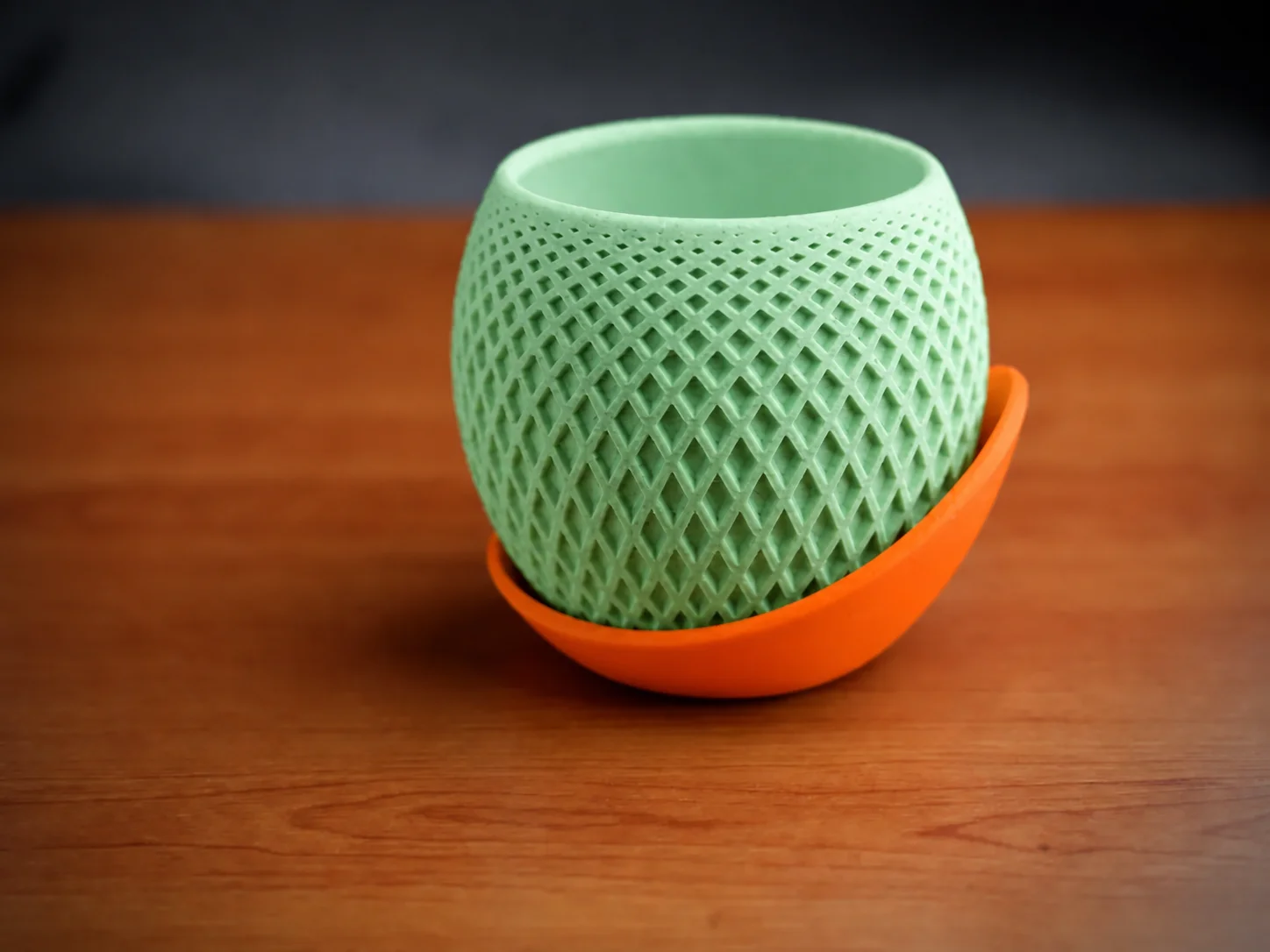 3D Baskı Küre Saksı - Kafes Dokulu İki Parçalı Dekoratif Saksı - Mint-Turuncu 3D Baskı Küre Saksı - Kafes Dokulu İki Parçalı Dekoratif Saksı - Mint-Turuncu