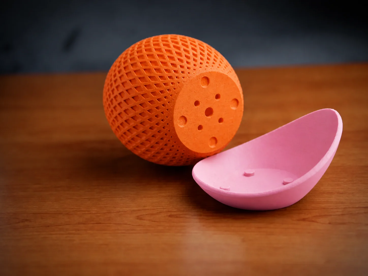 3D Baskı Küre Saksı - Kafes Dokulu İki Parçalı Dekoratif Saksı - Turuncu-Pembe 3D Baskı Küre Saksı - Kafes Dokulu İki Parçalı Dekoratif Saksı - Turuncu-Pembe