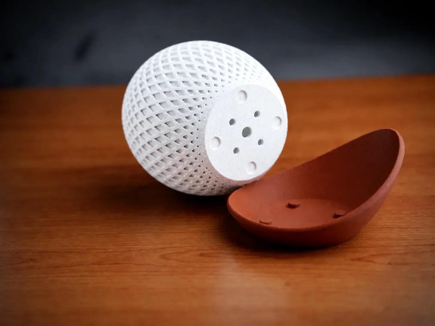3D Baskı Küre Saksı - Kafes Dokulu İki Parçalı Dekoratif Saksı - Beyaz-Kahverengi 3D Baskı Küre Saksı - Kafes Dokulu İki Parçalı Dekoratif Saksı - Beyaz-Kahverengi