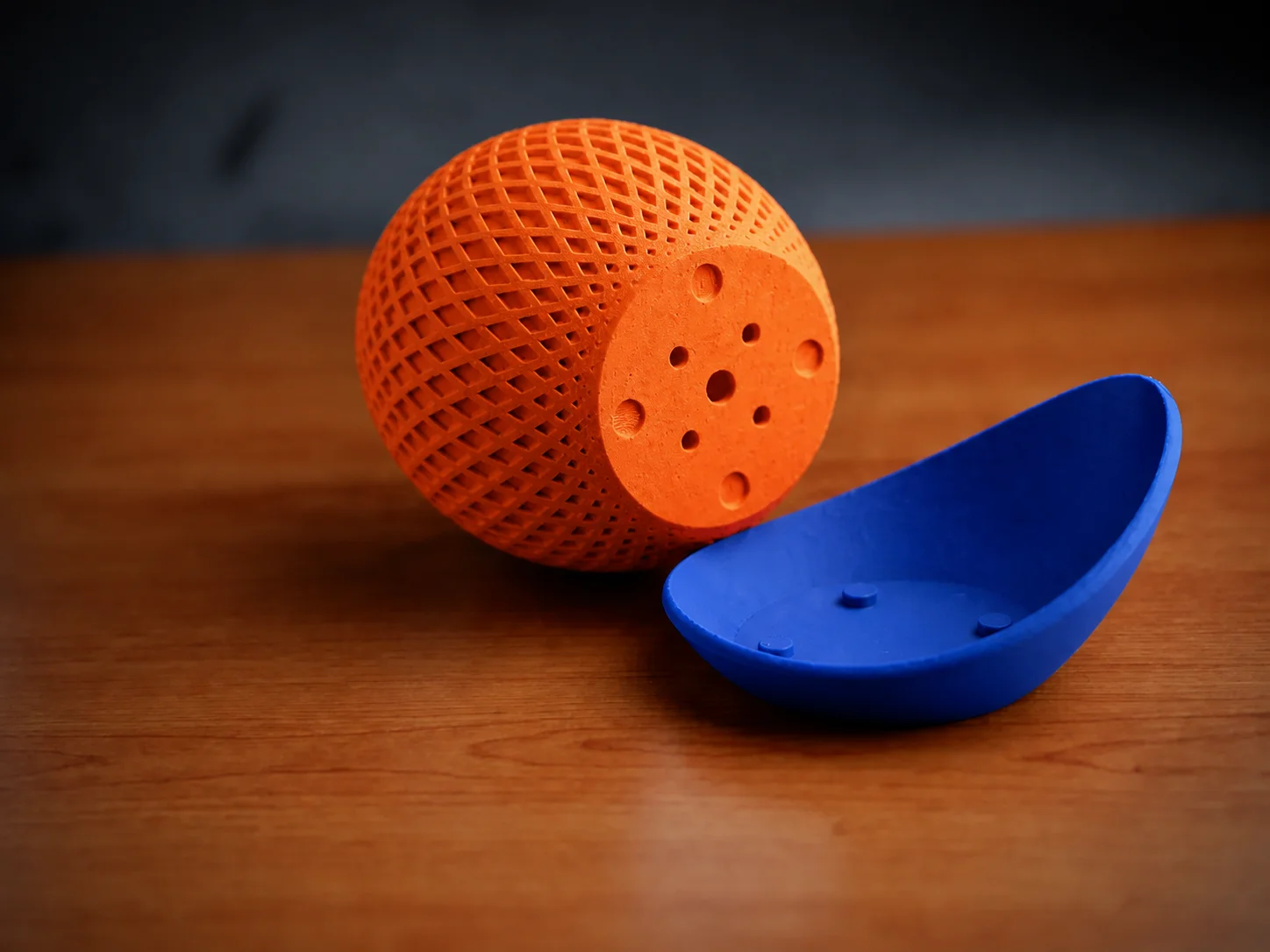 3D Baskı Küre Saksı - Kafes Dokulu İki Parçalı Dekoratif Saksı - Turuncu-Mavi 3D Baskı Küre Saksı - Kafes Dokulu İki Parçalı Dekoratif Saksı - Turuncu-Mavi