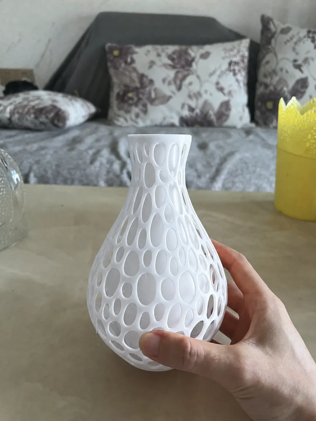 3D Baskı Petek Dokulu Vazo - Delikli Dekoratif Vazo-Beyaz 3D Baskı Petek Dokulu Vazo - Delikli Dekoratif Vazo-Beyaz