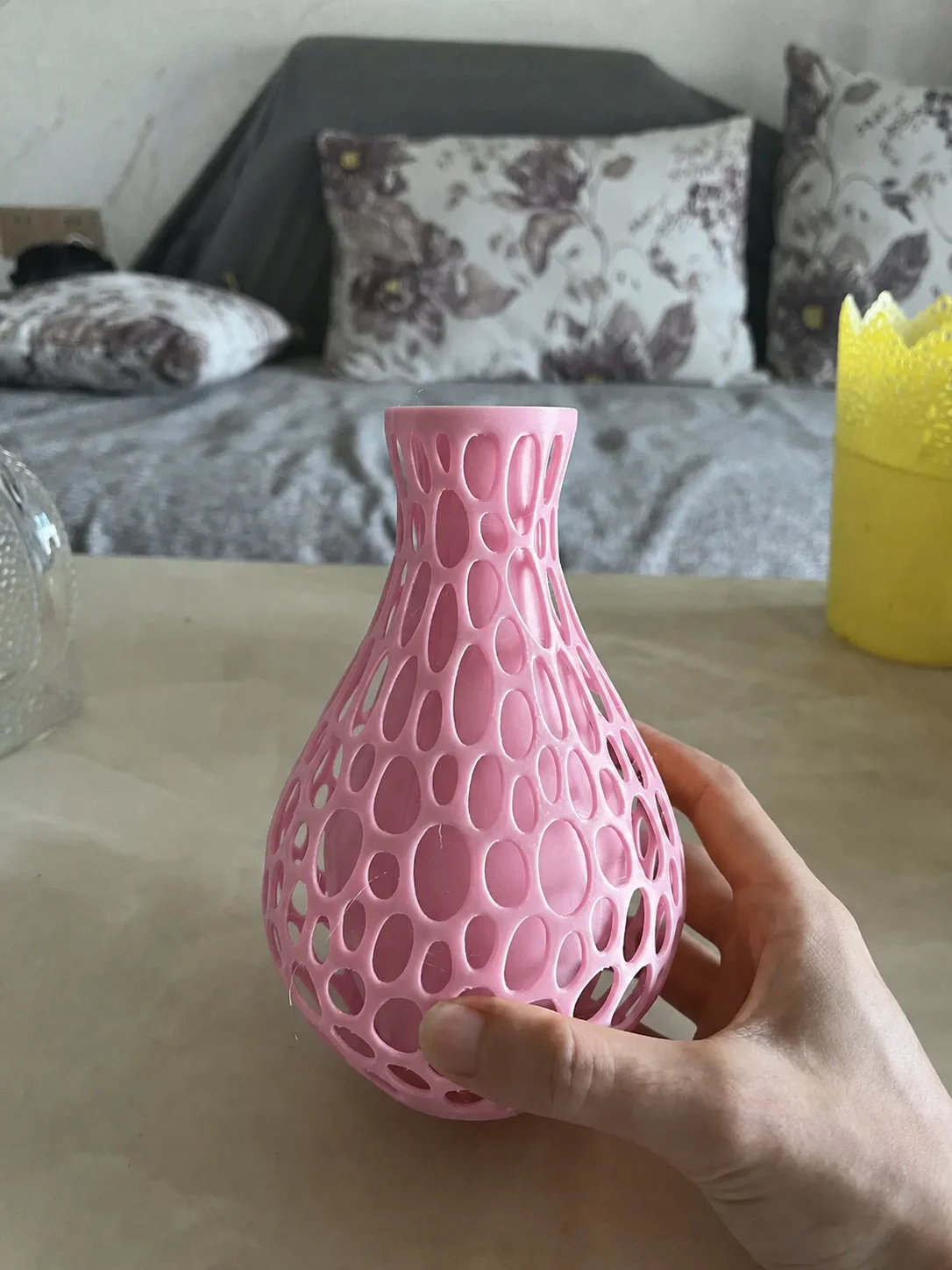 3D Baskı Petek Dokulu Vazo - Delikli Dekoratif Vazo-Pembe 3D Baskı Petek Dokulu Vazo - Delikli Dekoratif Vazo-Pembe