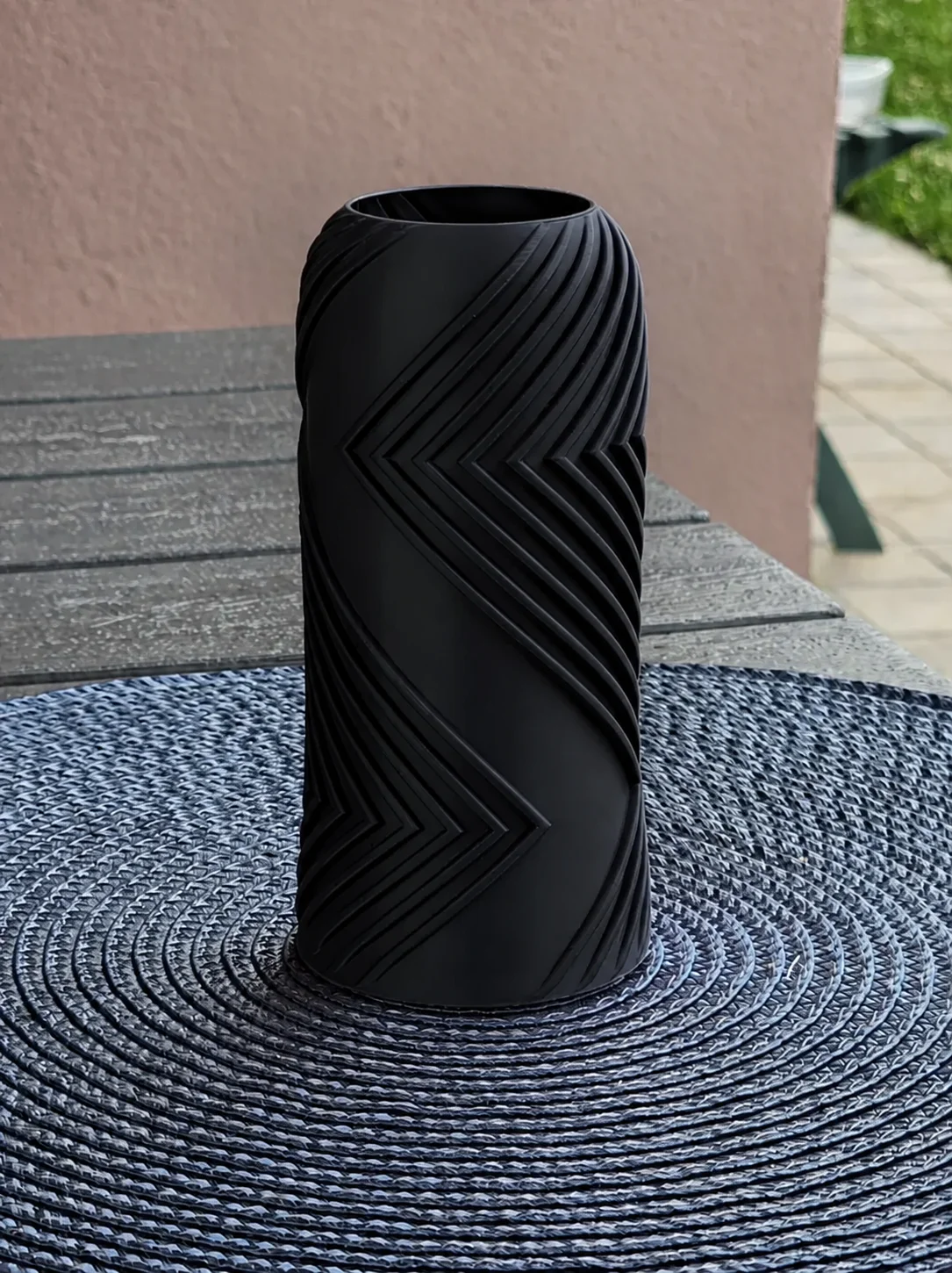 3D Baskı Vector Vazo - Geometrik Çizgili Dekoratif Vazo-Siyah