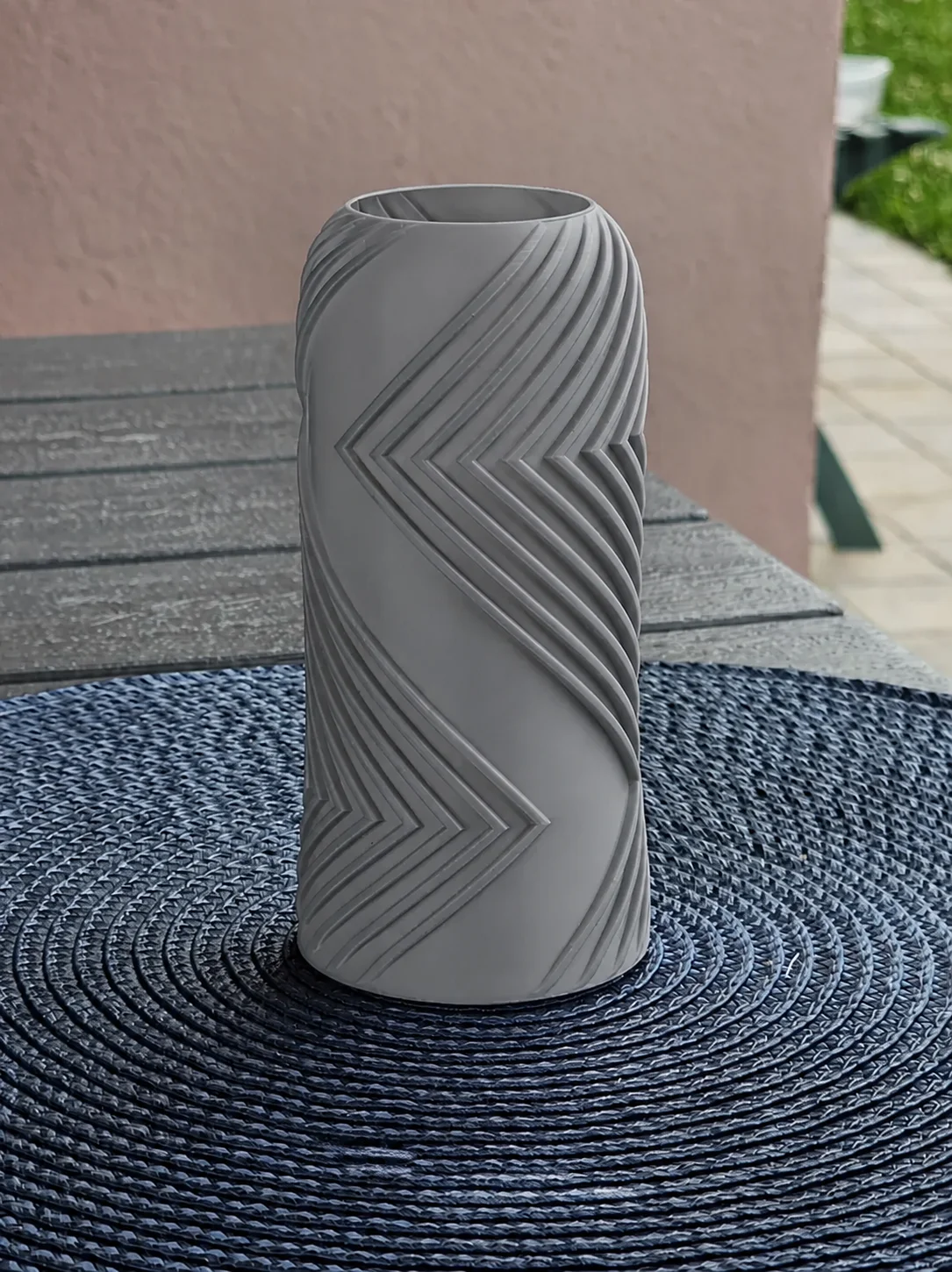 3D Baskı Vector Vazo - Geometrik Çizgili Dekoratif Vazo-Gri 3D Baskı Vector Vazo - Geometrik Çizgili Dekoratif Vazo-Gri