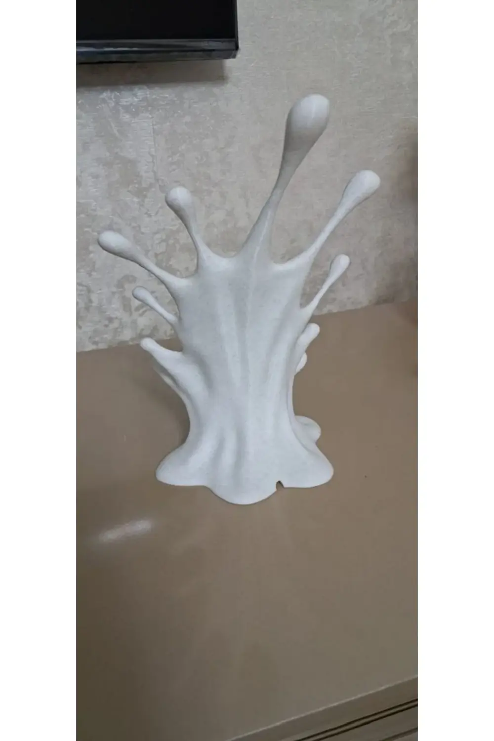 3D SPLASH ŞEKLİNDE MERMER DESENLİ MASAÜSTÜ TELEFON TUTUCU