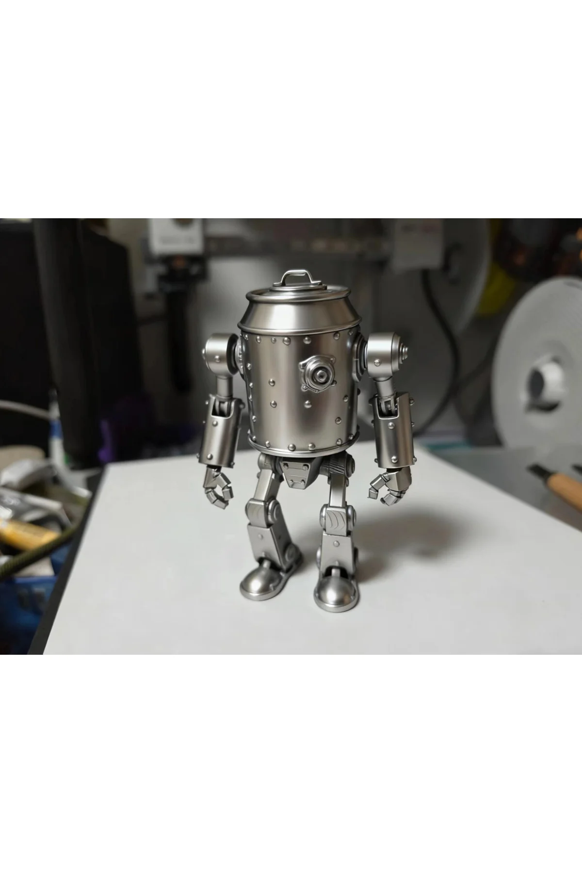 3D Tasarım Punk Love Iron Bucket Robot Ham Beyaz Renkte Gönderili