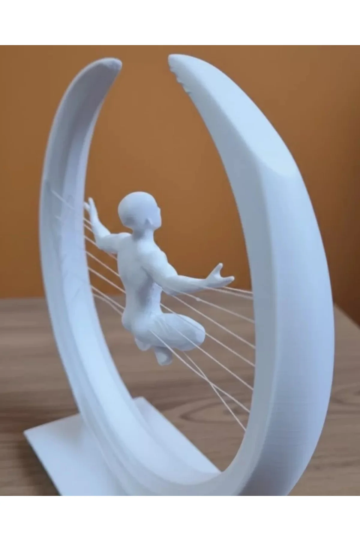 3d Zen Heykeli Beyaz Ay İçinde Meditasyon Figürü Dekoratif Obje