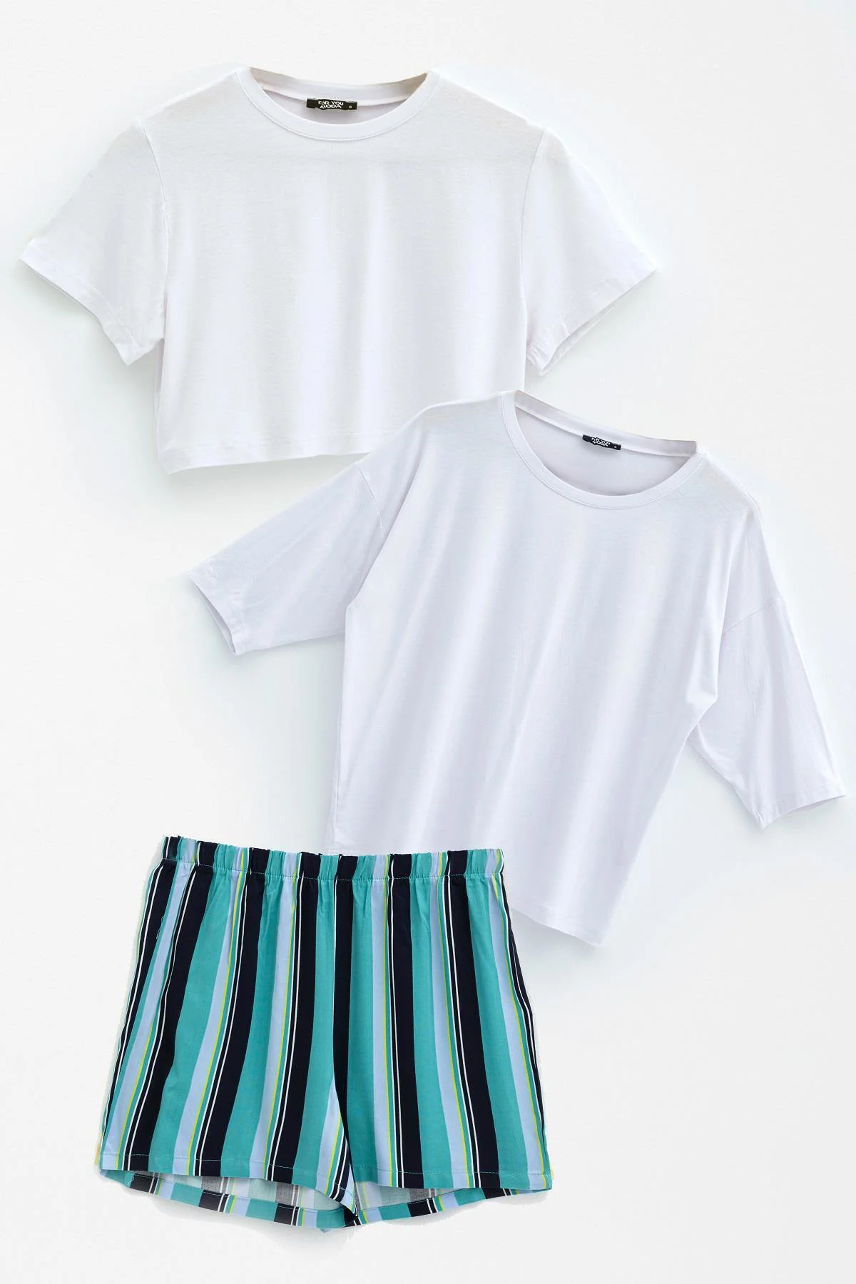 3'lü Crop Kısa  Kol ve Yarasa Kol Tshirt  Şort Takım