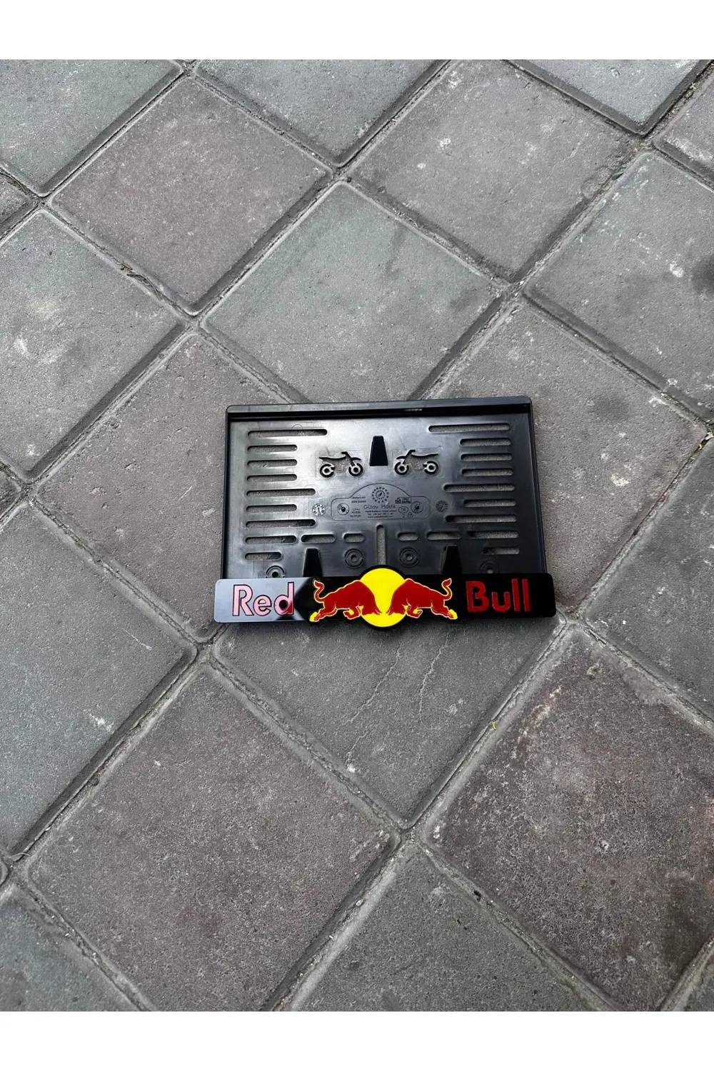 3m Redbull Motor Uyumlu Pleksi? Plaka