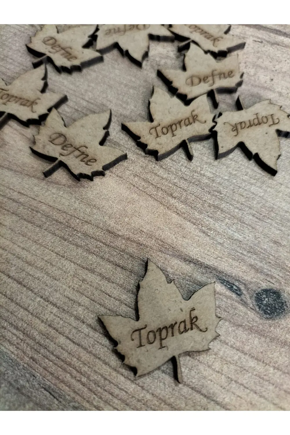 3x3 Cm Ham Ahşap Lazer Kesim Yaprak Figürlü Etiket Isimlik 50 Ade